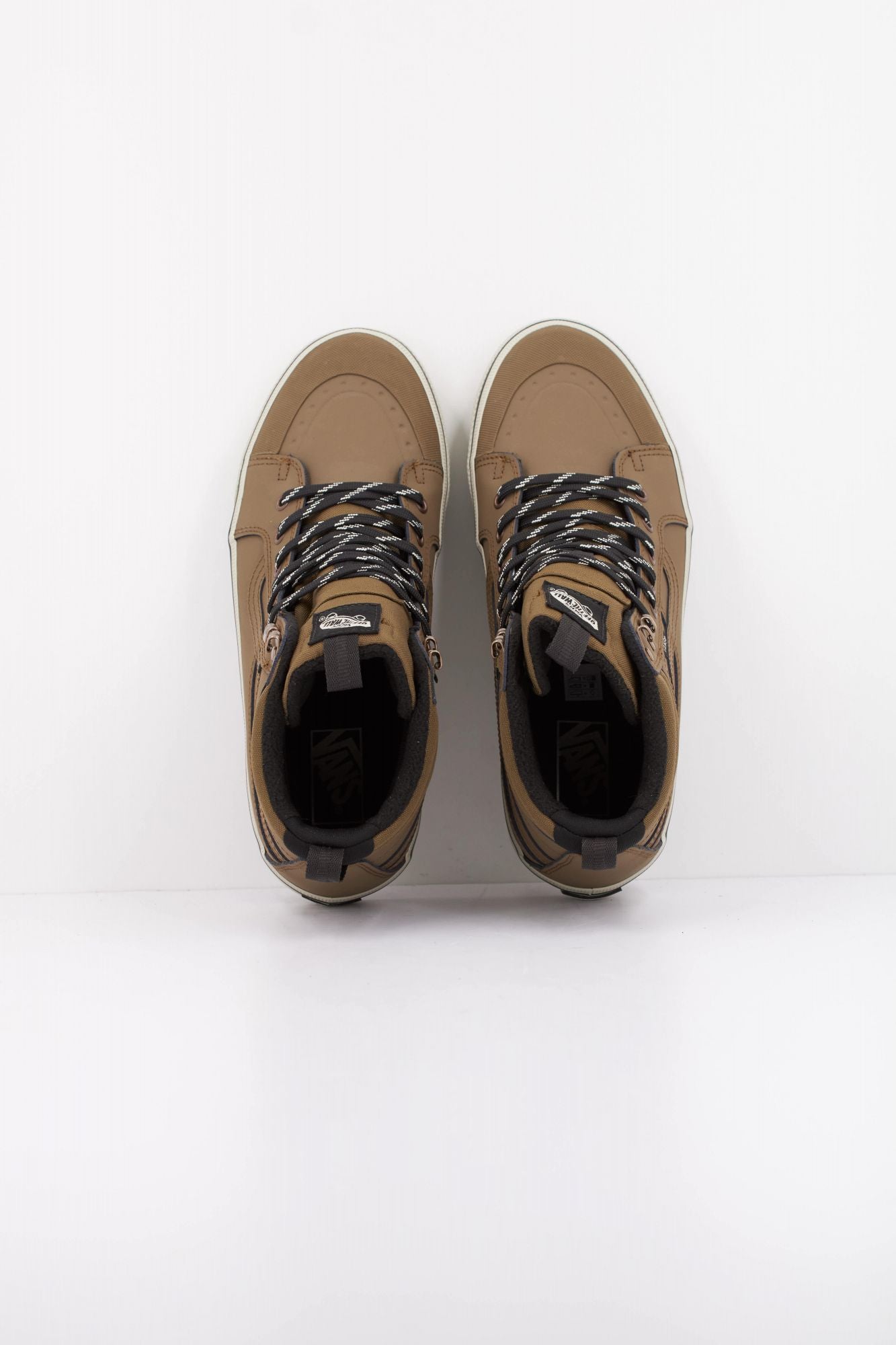 VANS MTE SK8-HI WATERPROOF en color MARRON (5)