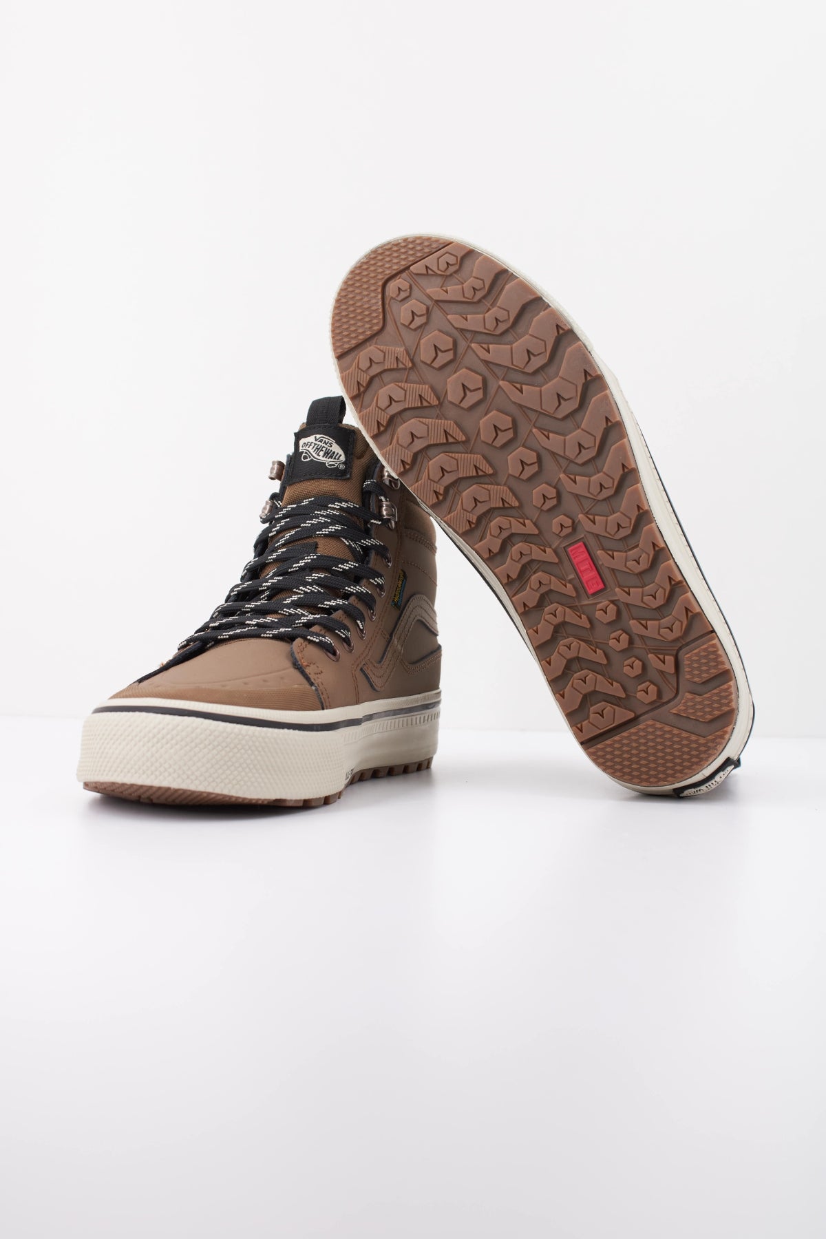 VANS MTE SK8-HI WATERPROOF en color MARRON (5)