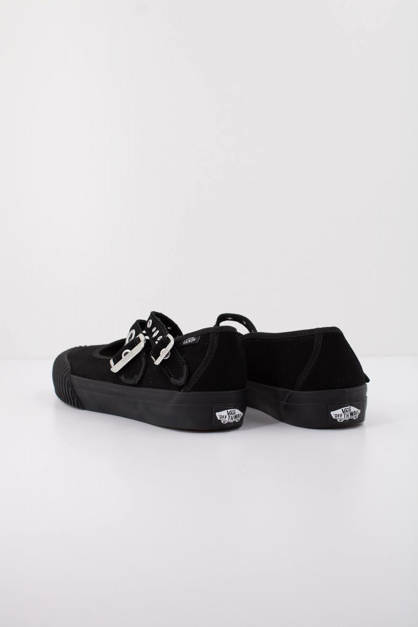 VANS MARY JANE STRAPS METAL en color NEGRO (4)
