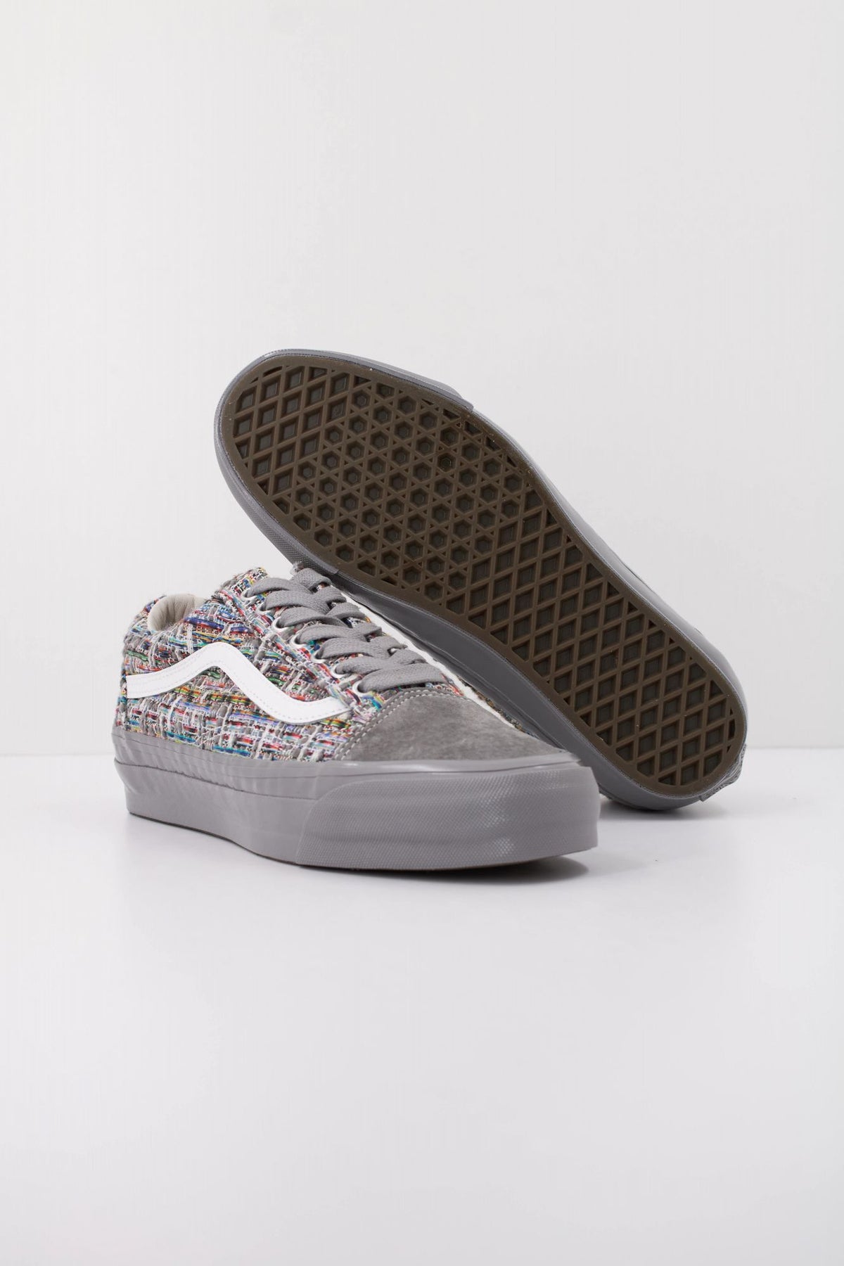 VANS LX OLD SKOOL VN000D9V85T1 en color GRIS (5)