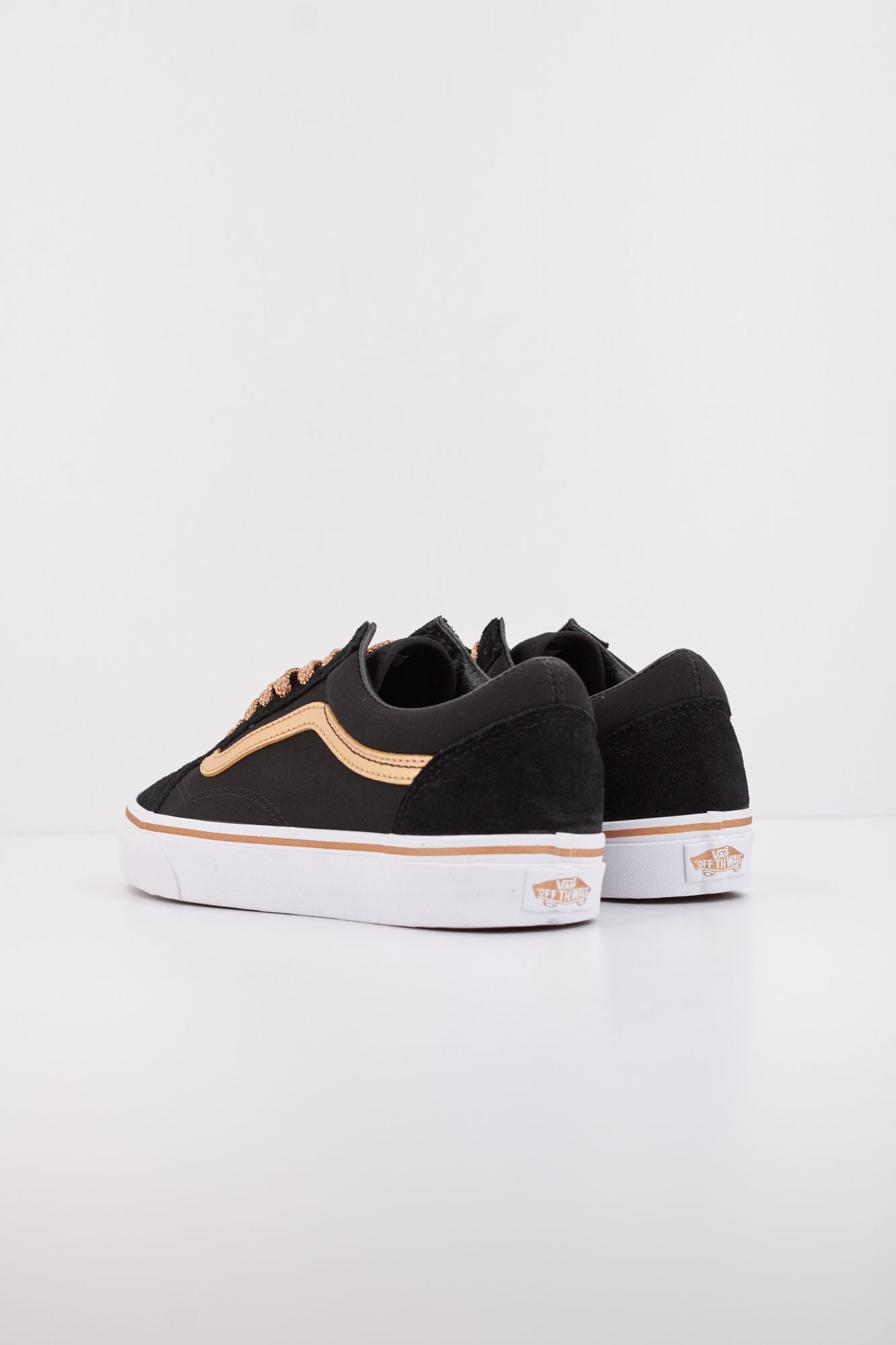 VANS OLD SKOOL MTLC en color NEGRO (4)