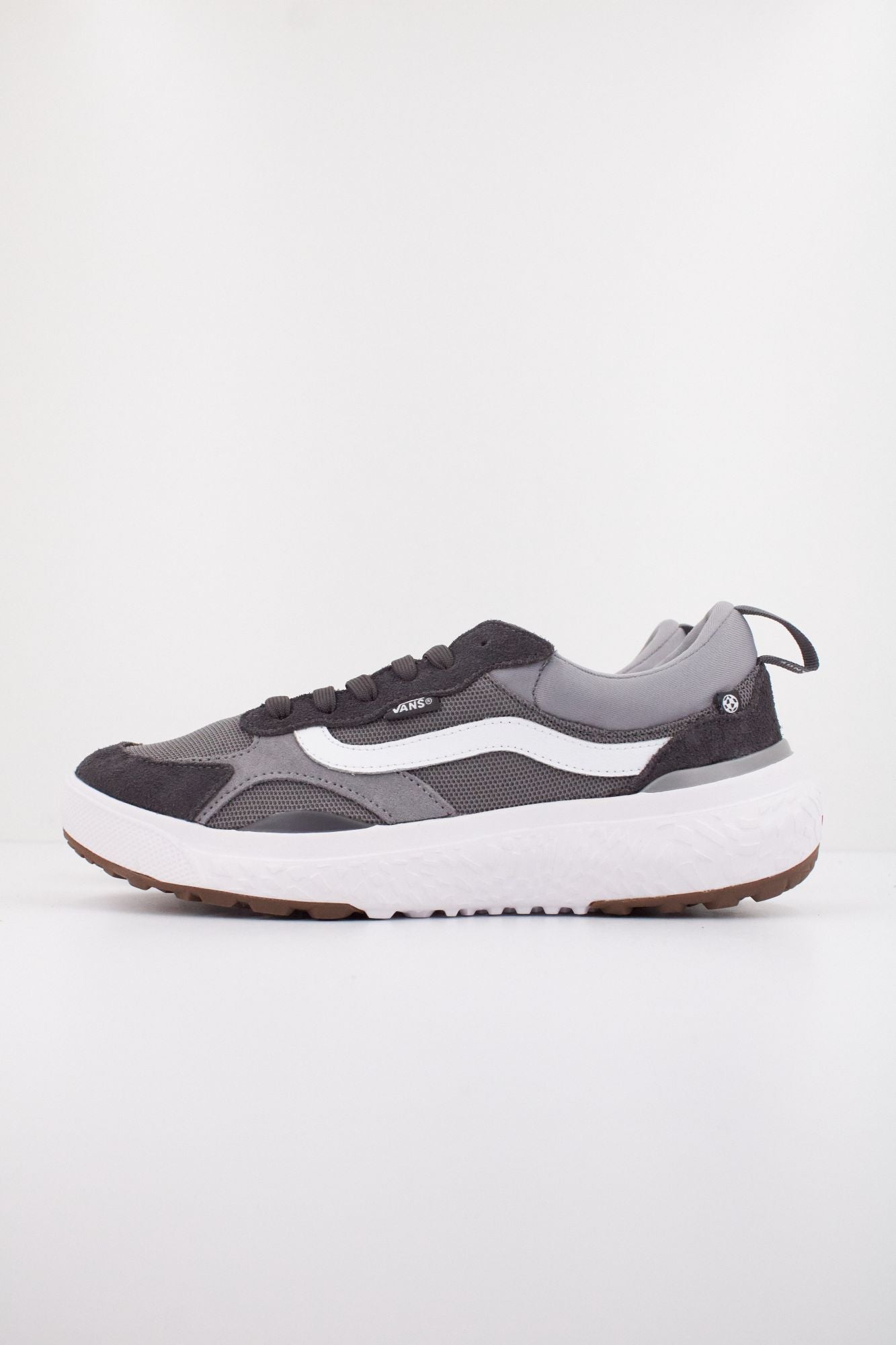 VANS ULTRA RANGE NEO VR3 en color GRIS (1)