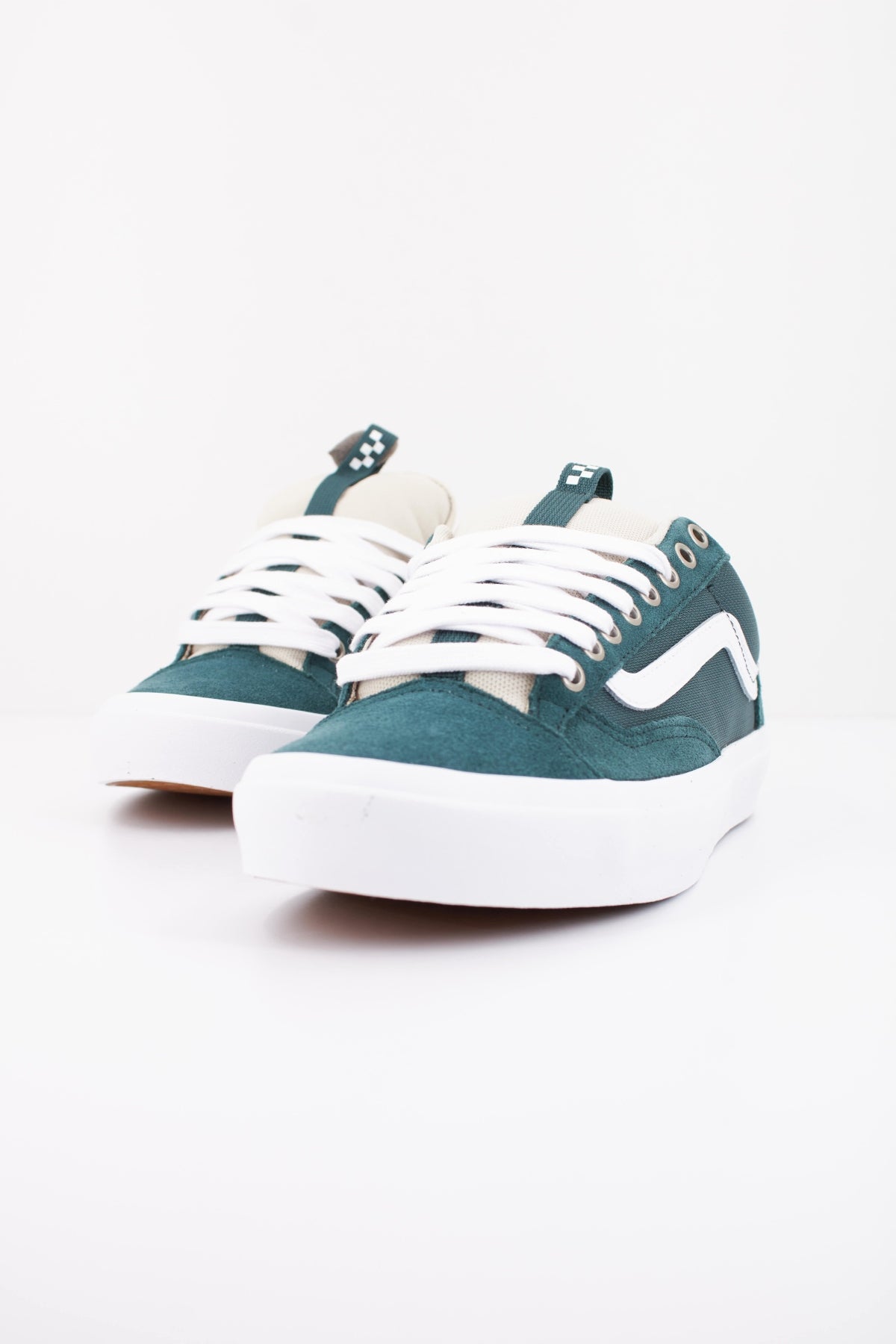 VANS SKATE OLD SKOOL VN000D5REKD1 en color VERDE (2)
