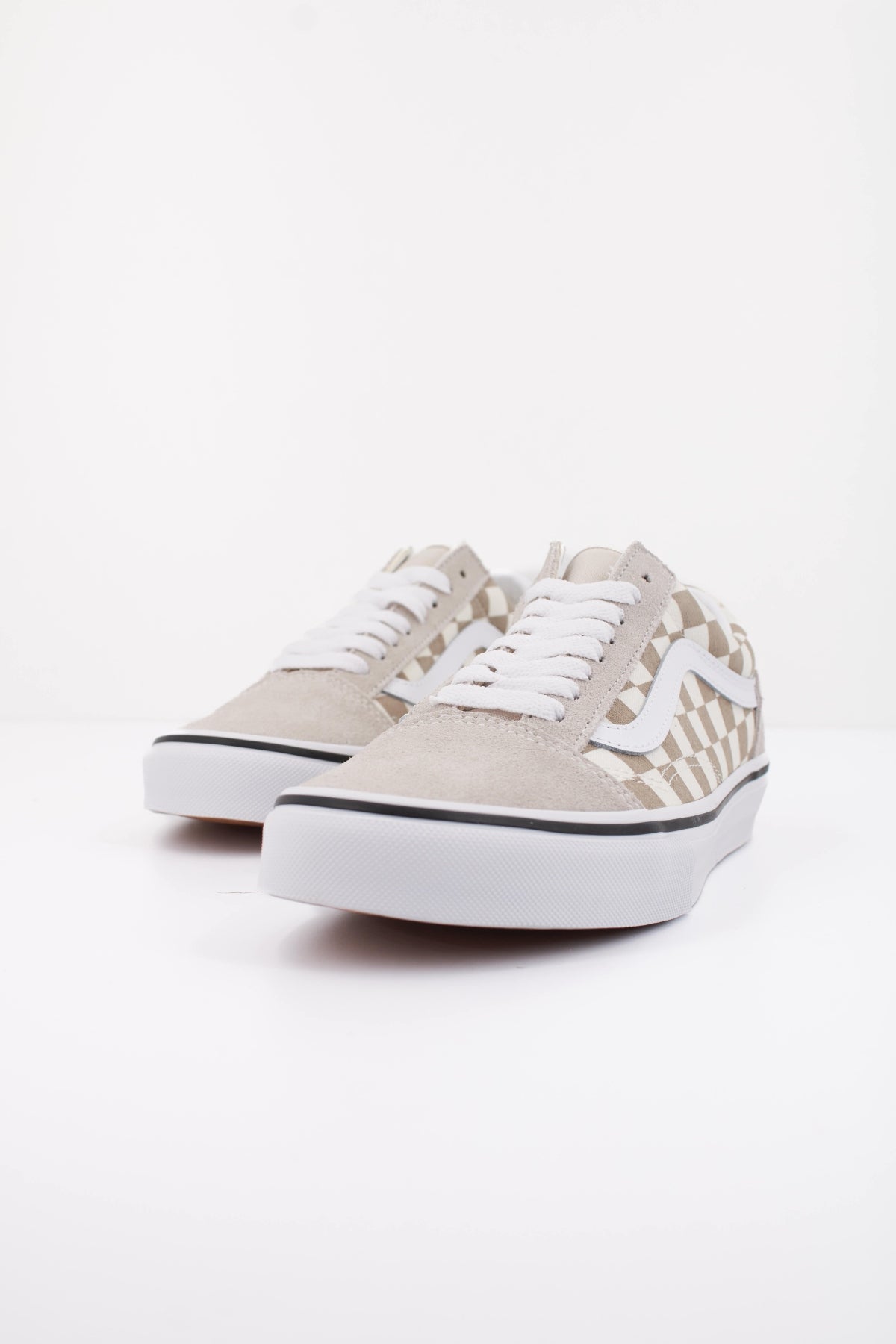 VANS OLD SKOOL VN000D6W2N11 en color BEIS (2)