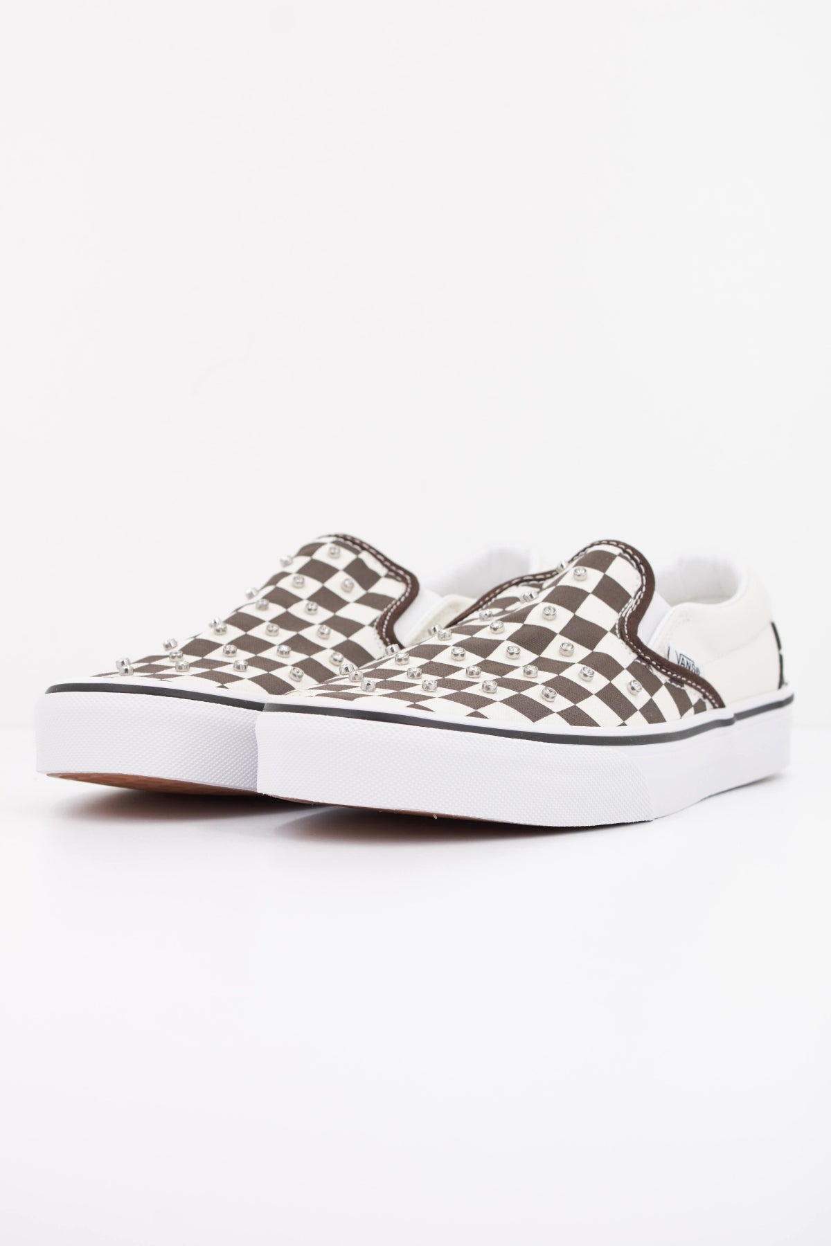 VANS CLASSIC SLIP-ON VN000D6Y3N11 en color BEIS (2)