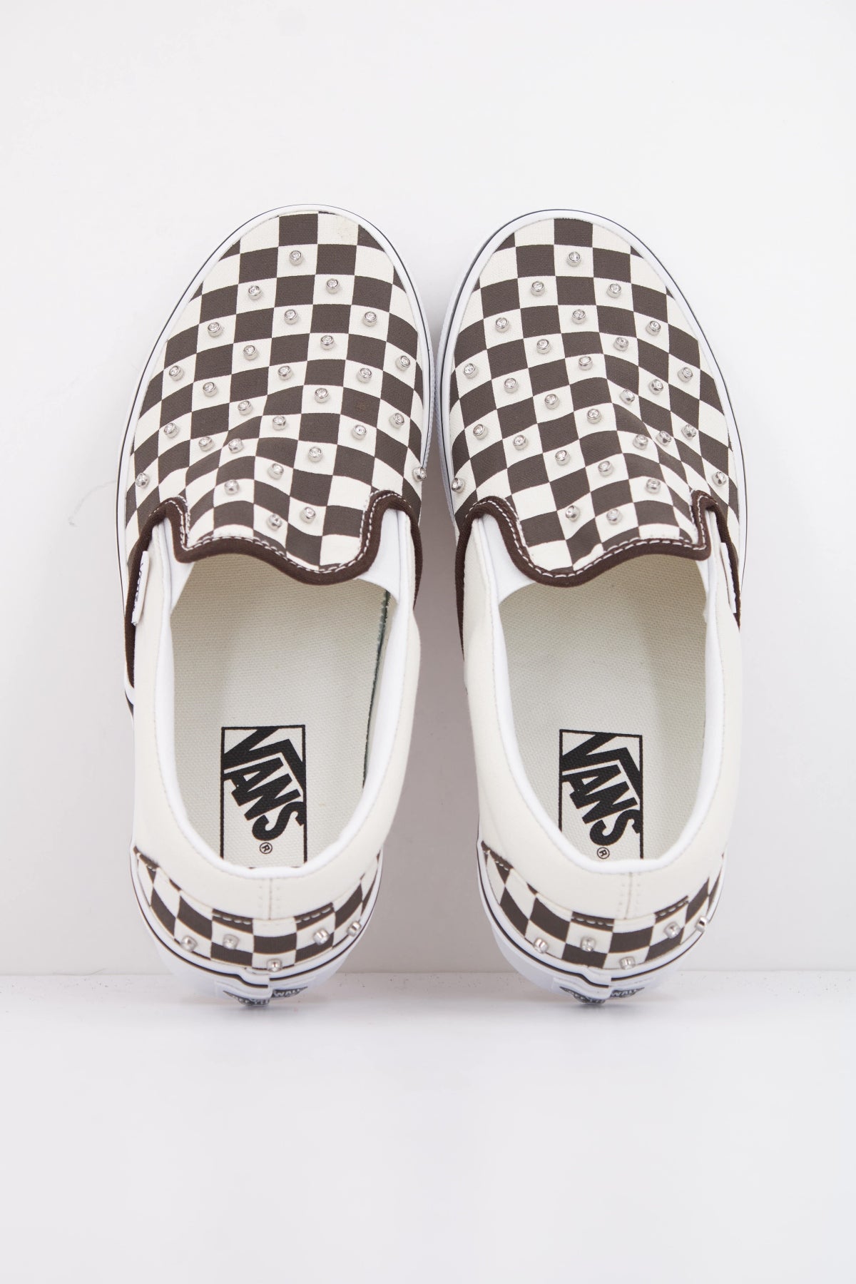 VANS CLASSIC SLIP-ON VN000D6Y3N11 en color BEIS (3)