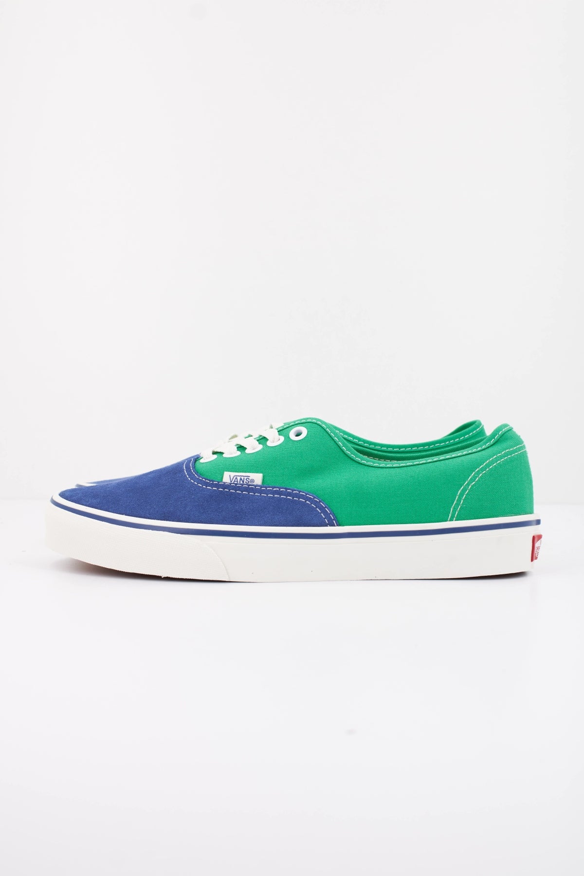 VANS AUTHENTIC VN000EHHNVY1 en color AZUL (1)
