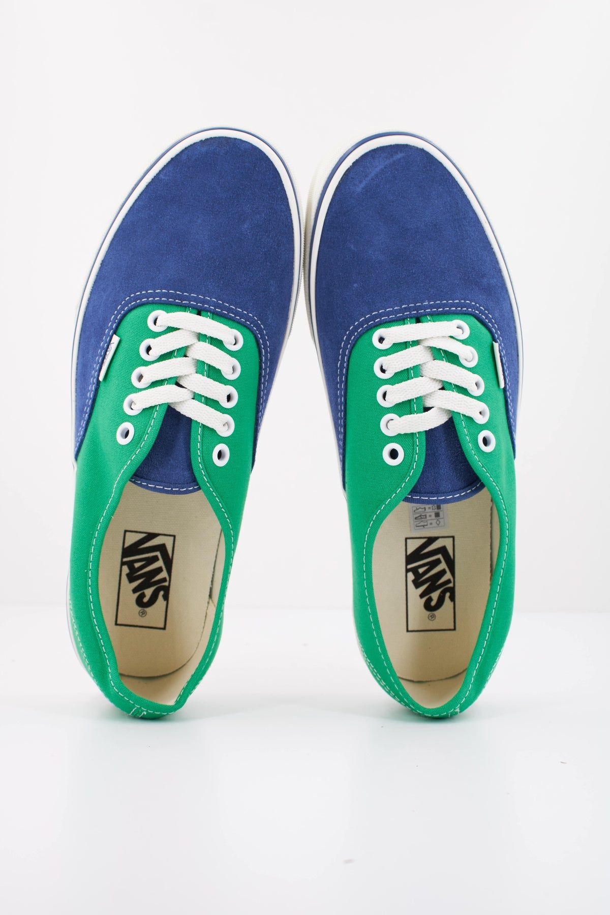 VANS AUTHENTIC VN000EHHNVY1 en color AZUL (3)