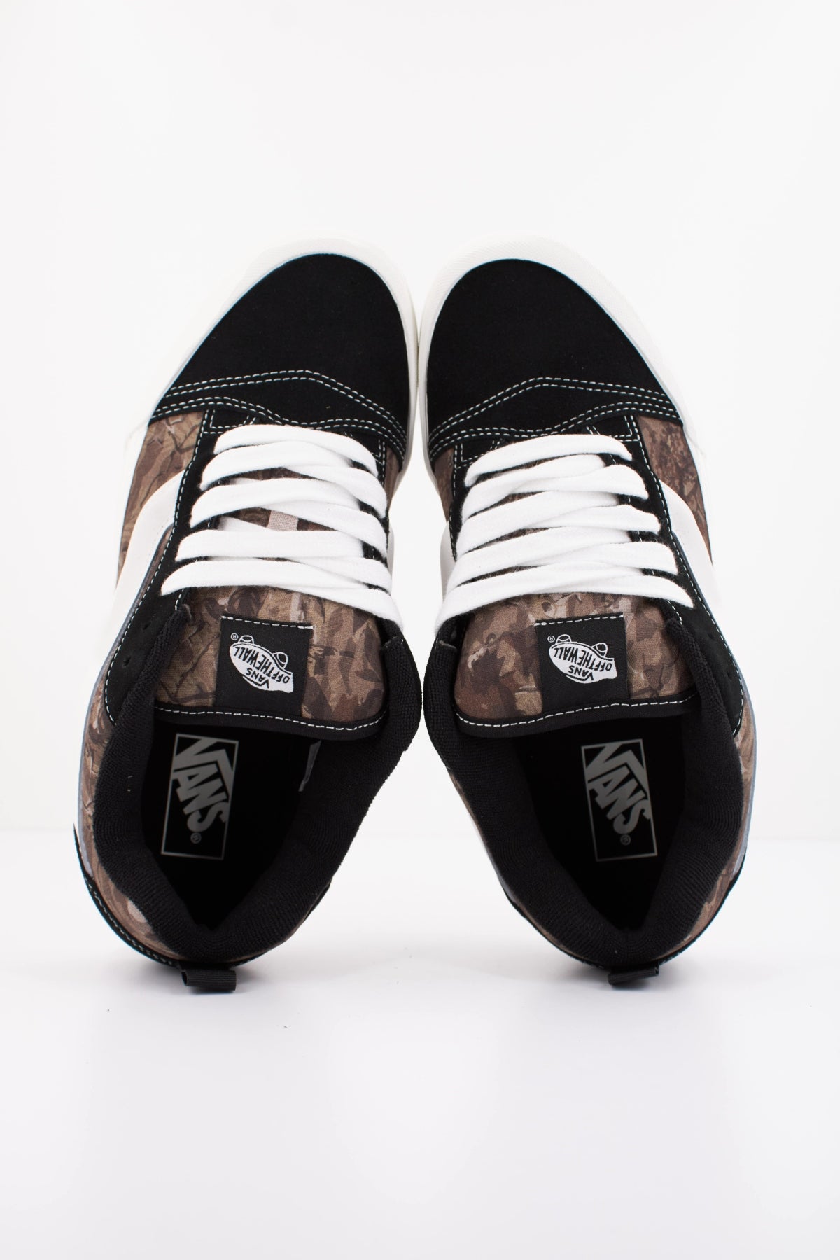 VANS KNU SKOOL VN000D22BLA1 en color NEGRO (3)