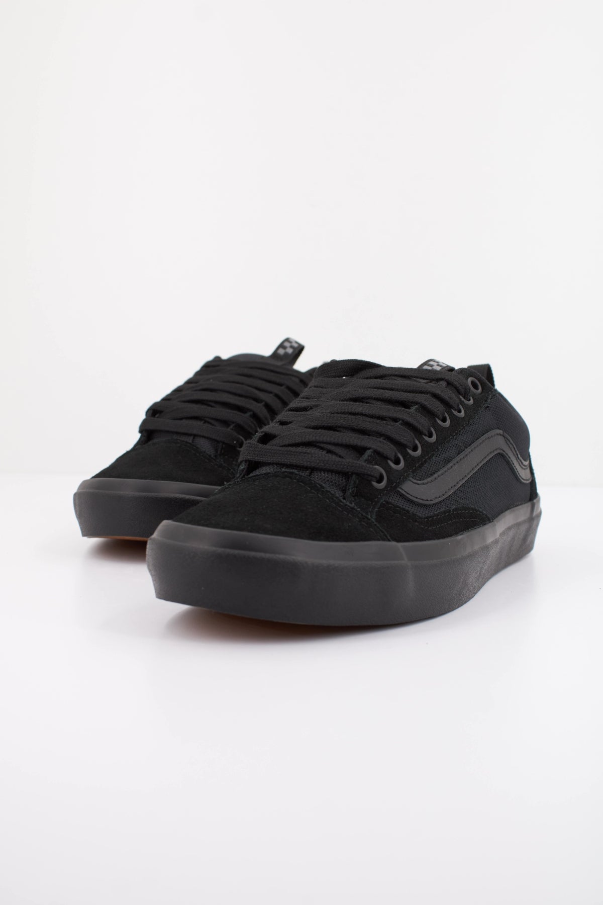 VANS SKATE OLD 36 en color NEGRO (2)