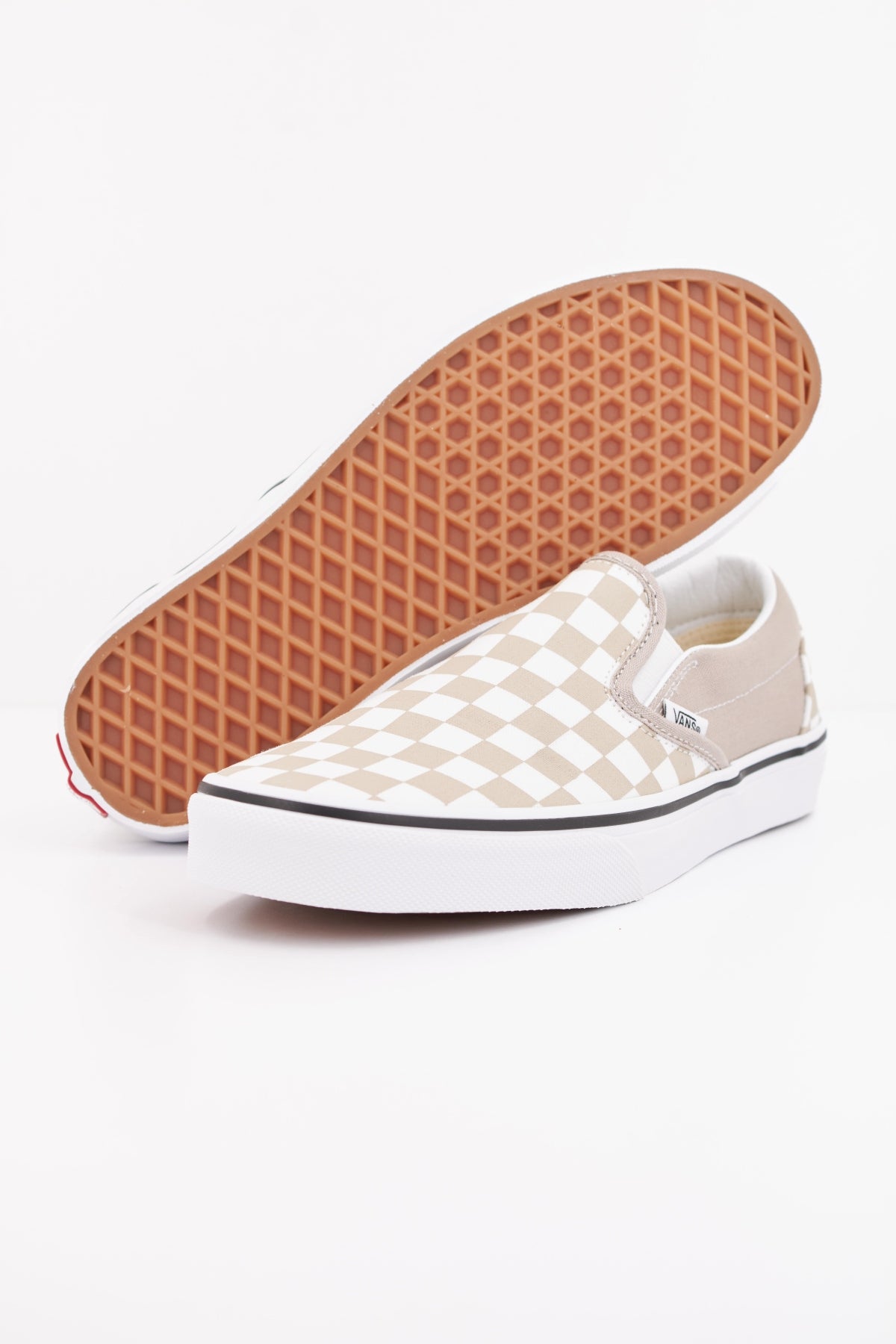 VANS CLASSIC SLIP-ON VN000D6YH2B1 en color BEIS (5)