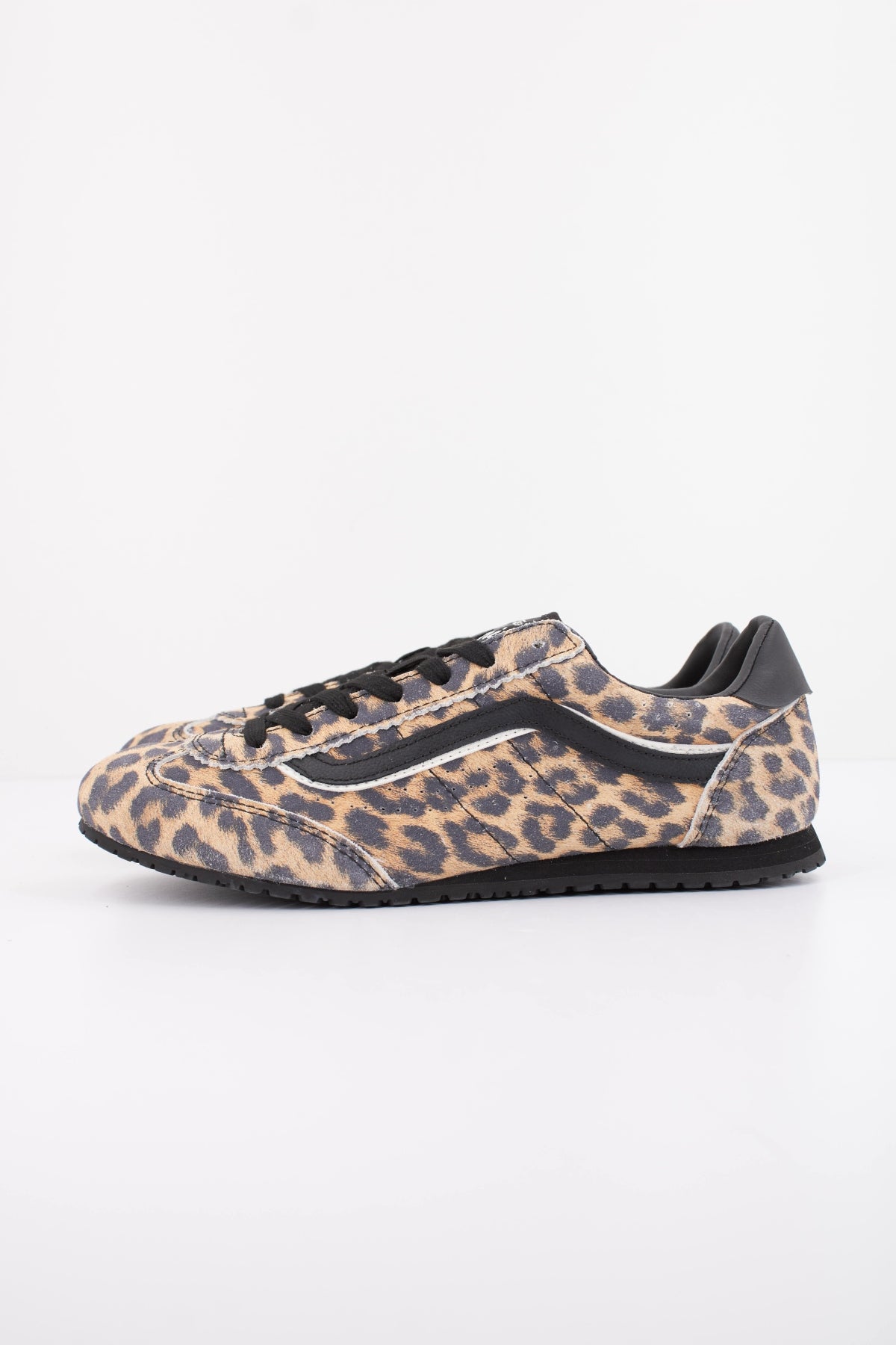 VANS SUPER LOWPRO SUEDE en color ANIMAL PRINT (1)
