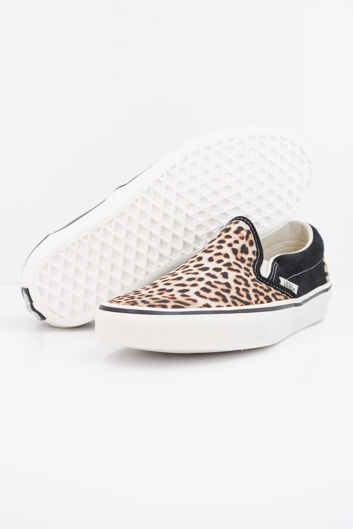 VANS CLASSIC SLIP ON LEPOAR en color ANIMAL PRINT (5)