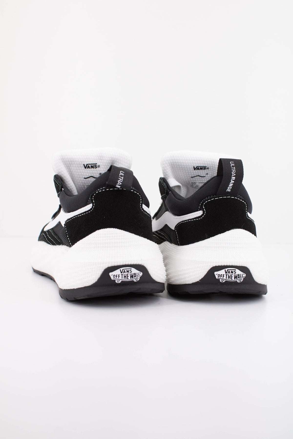 VANS ULTRARANGE NEO 2.0 VN000EJ8BA21 en color NEGRO (6)