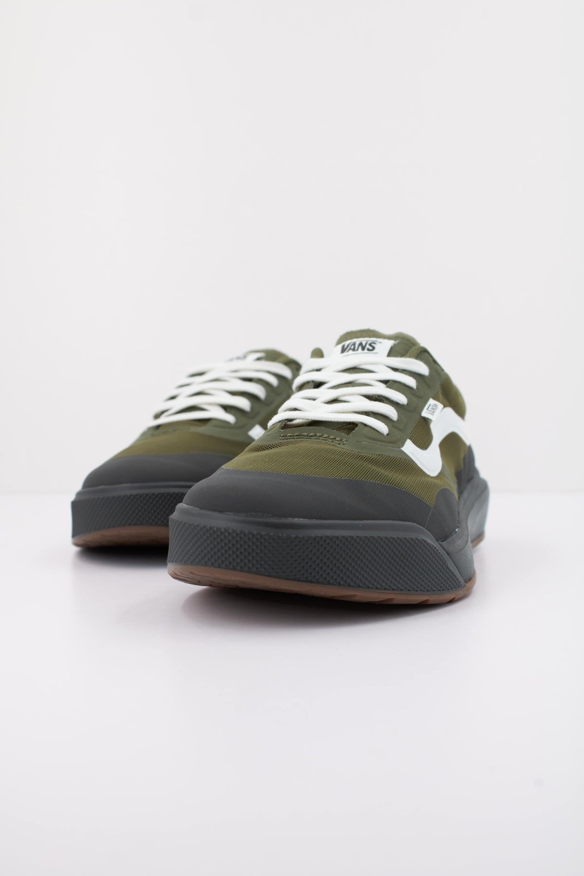 VANS ULTRARANGE VN000EJ7FR11 en color VERDE (2)