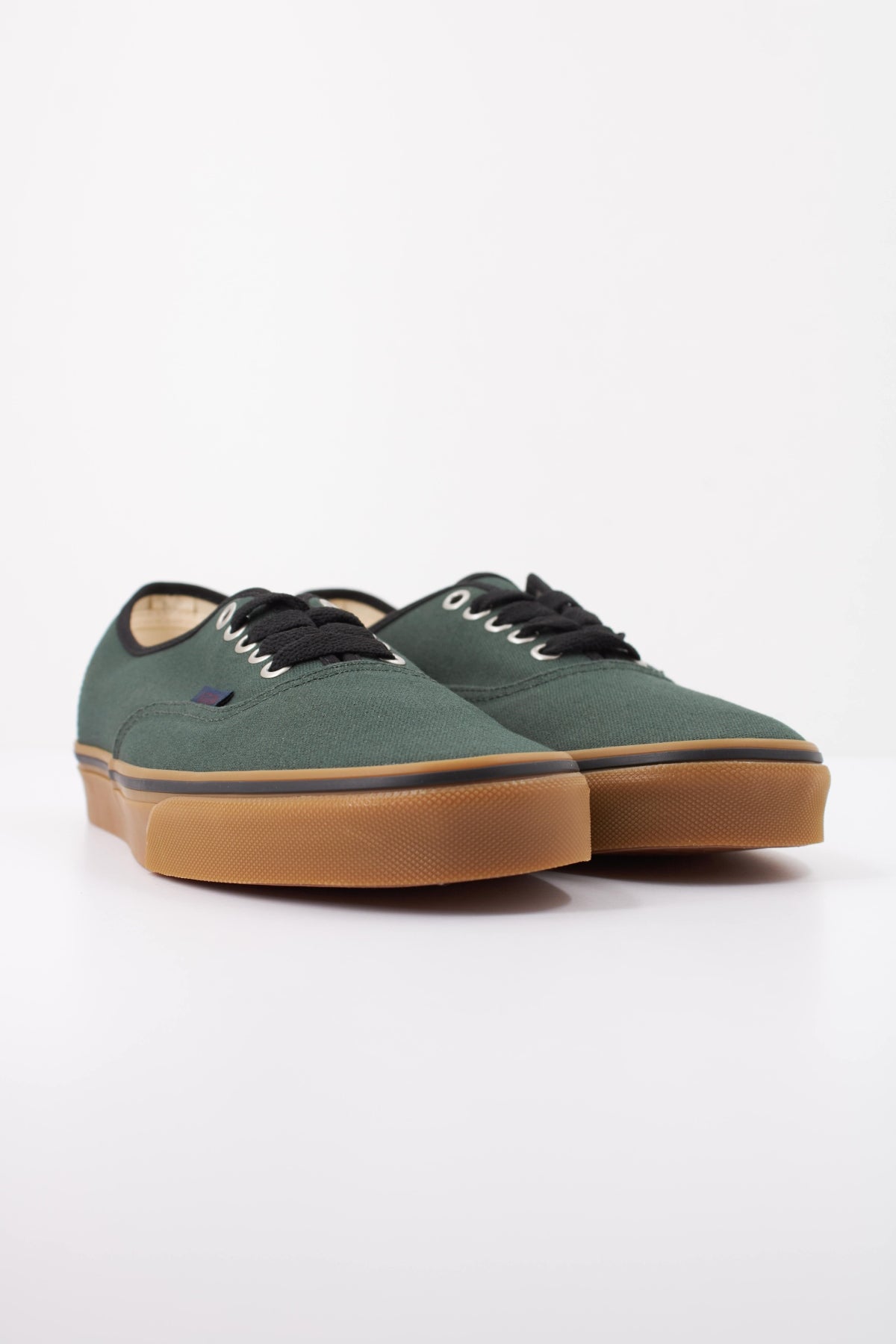 VANS AUTHENTIC VN000D7Y17P1 en color VERDE (2)