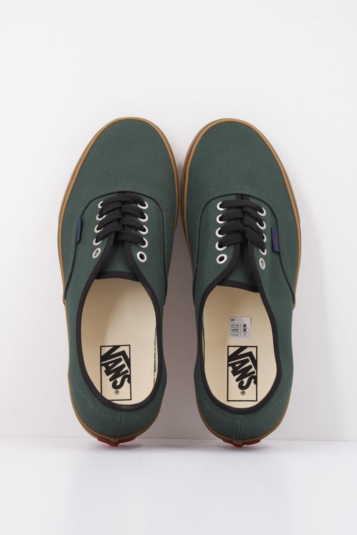 VANS VN000D7Y17P1 AUTHENTIC BTS en color VERDE (3)