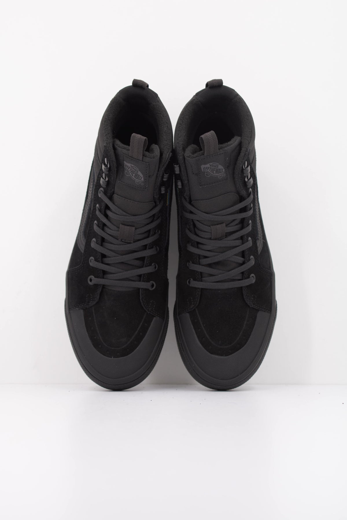 VANS VN000DAQBKA1 SK8 HI WATERPROOF INSU en color NEGRO (3)