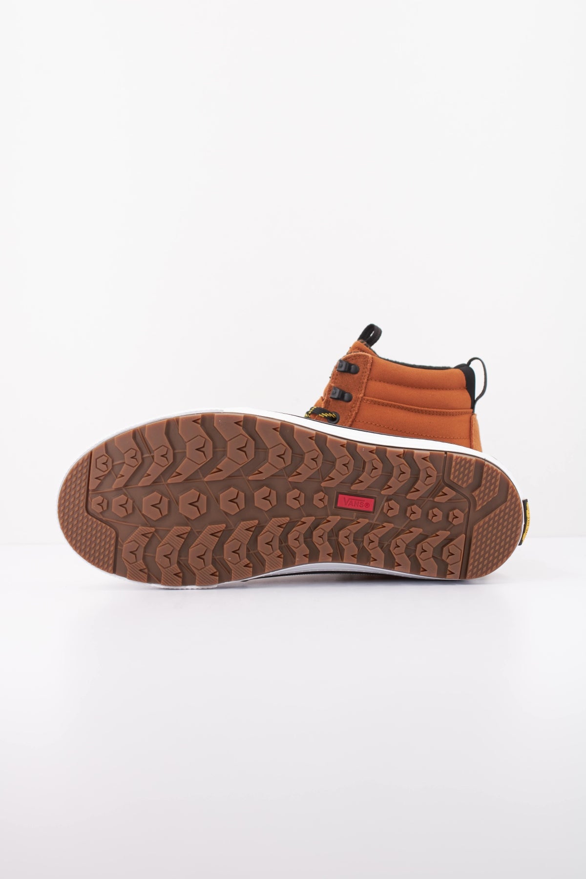 VANS SK8-HI WATERPROOF VN000DAQN1Z1 en color MARRON (5)