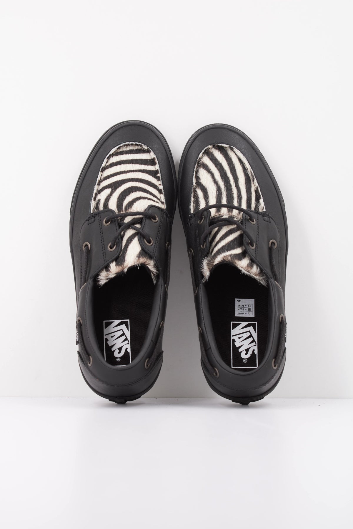 VANS VN000Z96BLA1 EYELET BOAT SHOE en color ANIMAL PRINT (3)