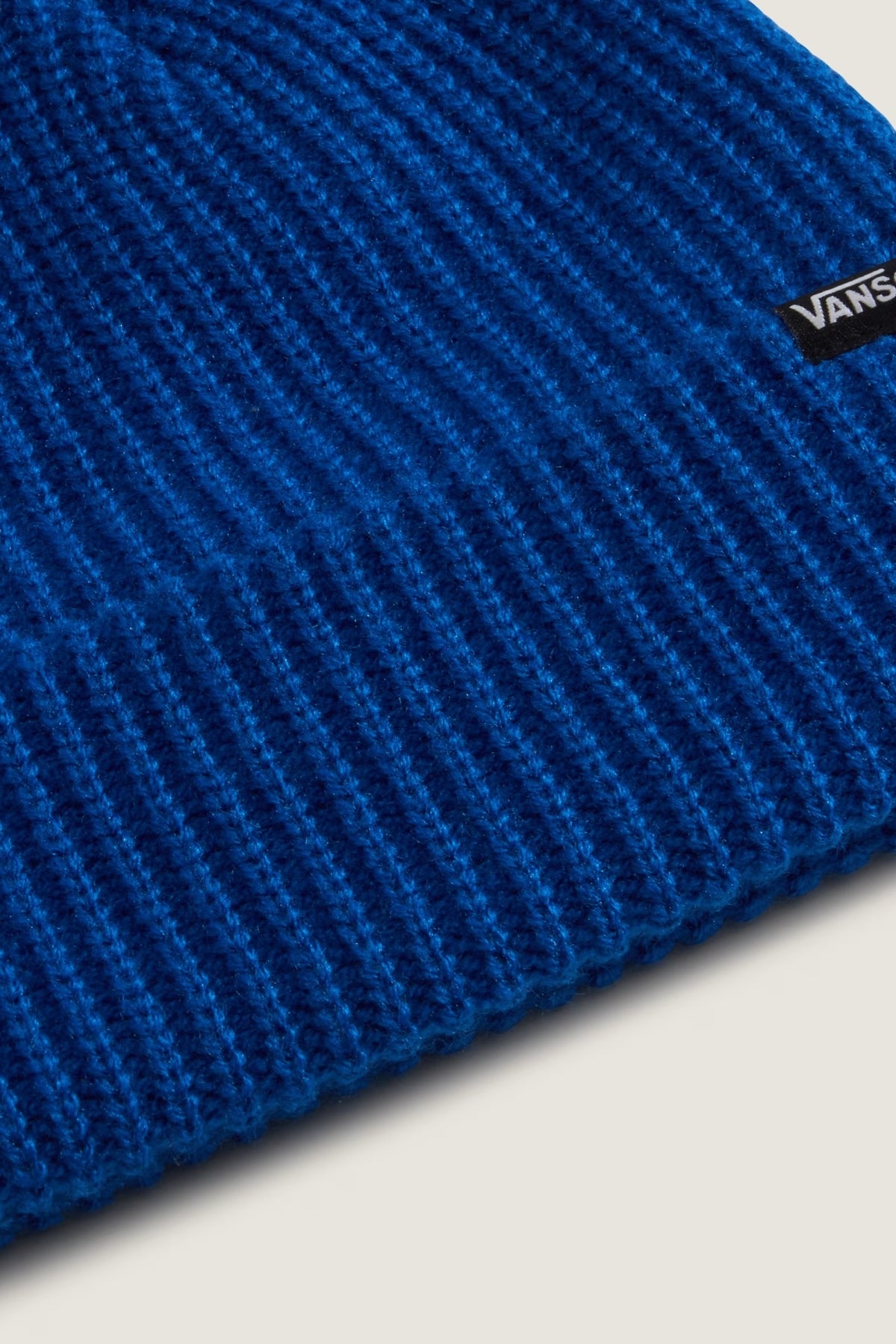 VANS VN000Q1G10Z1 CORE BASIC CUFF BEANIE en color (3)