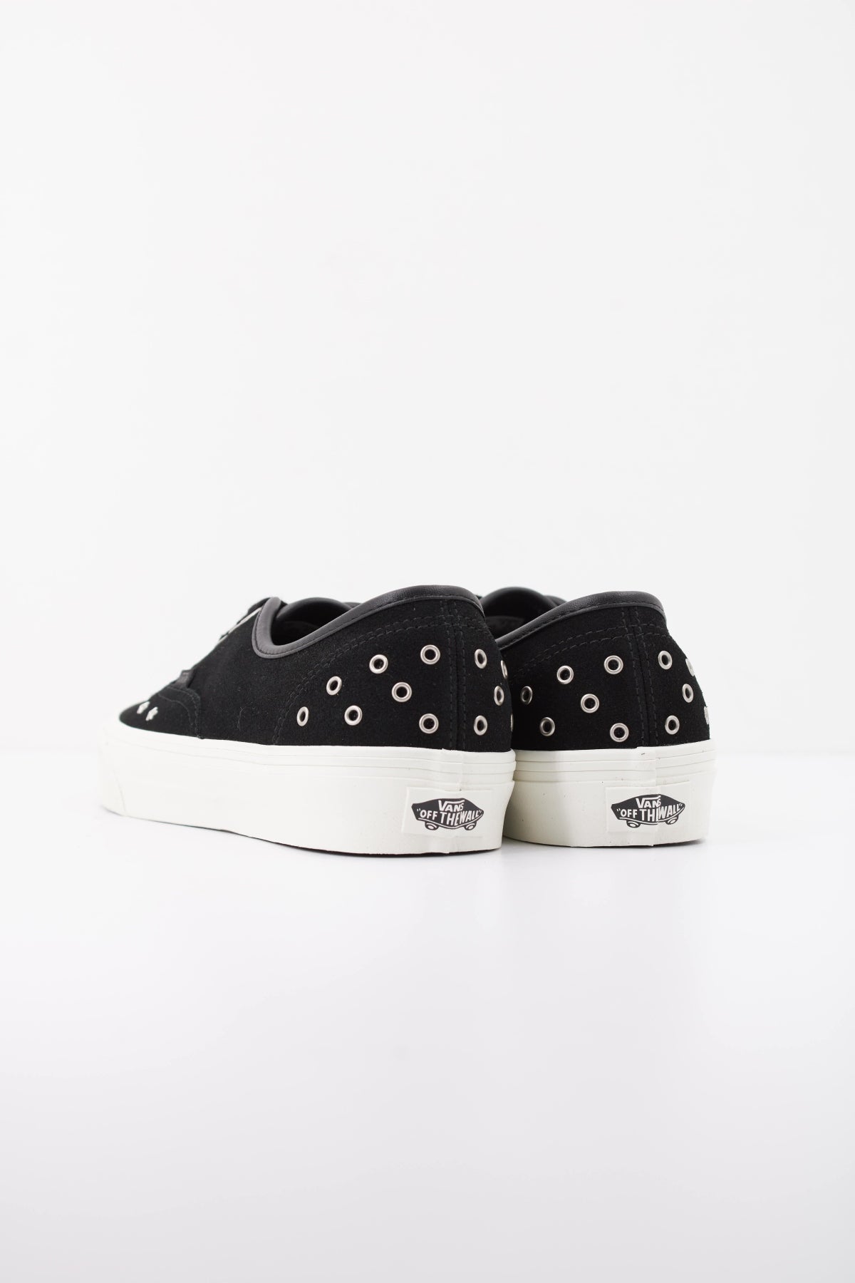 VANS AUTHENTIC VN000D7YBPT1 en color NEGRO (4)
