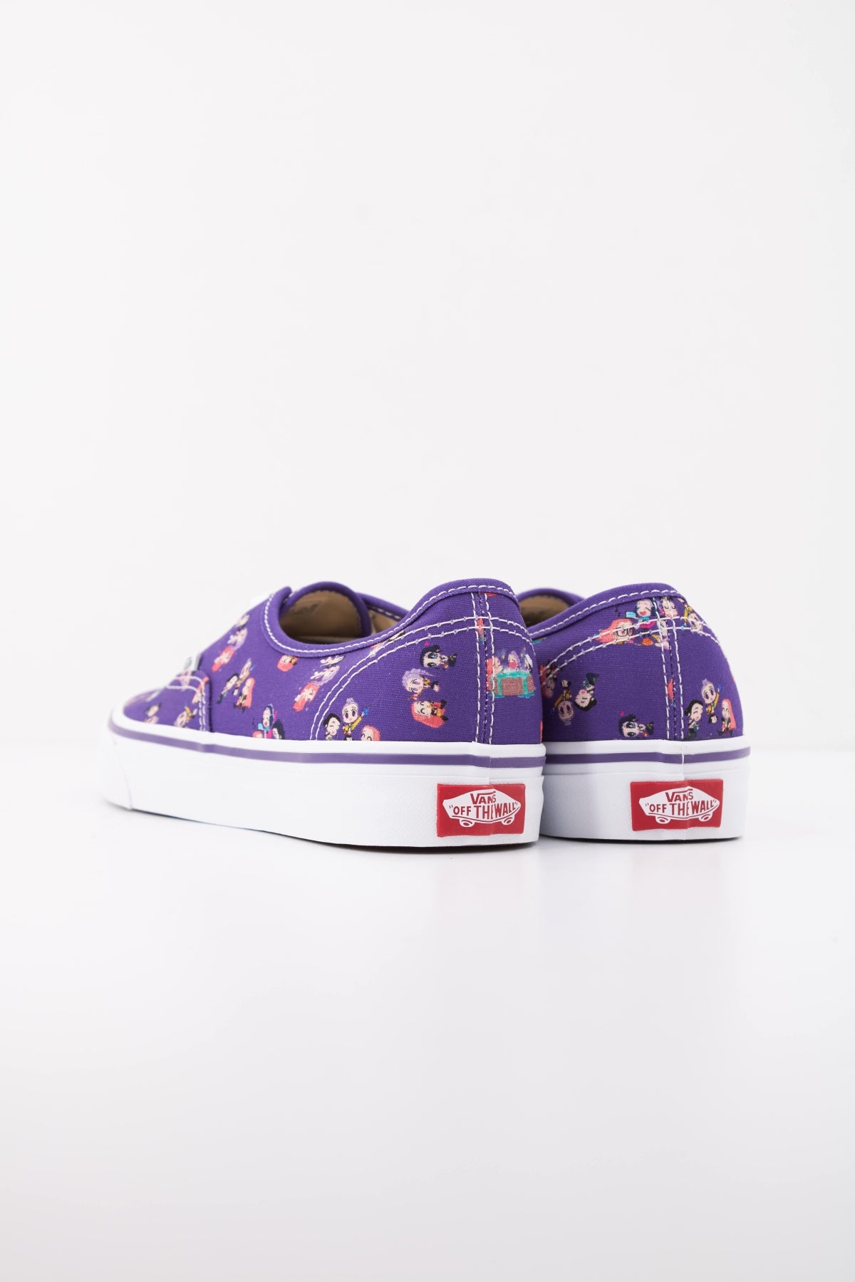 VANS VN0010X7PRP1 en color VIOLETA (4)