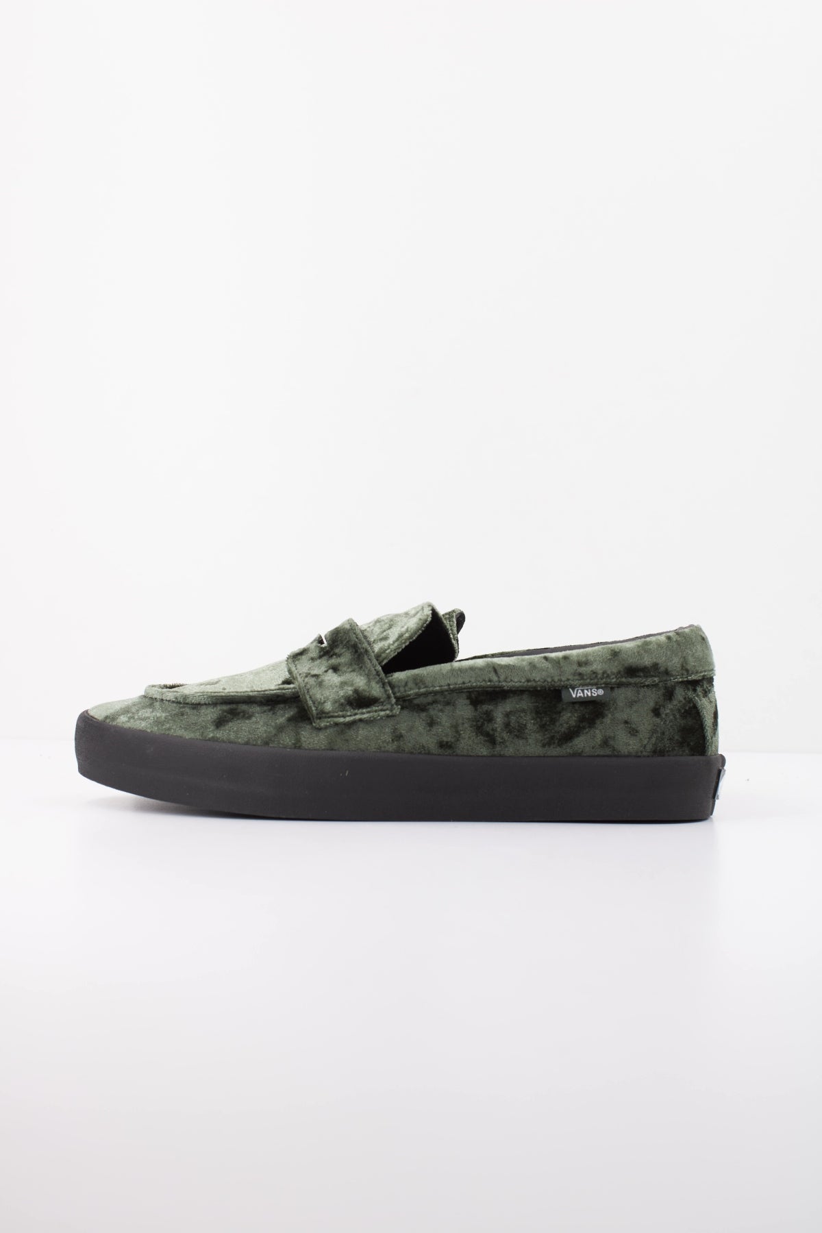 VANS SKATE LOAFER VELVET VN000Z3QTD81 en color VERDE (1)