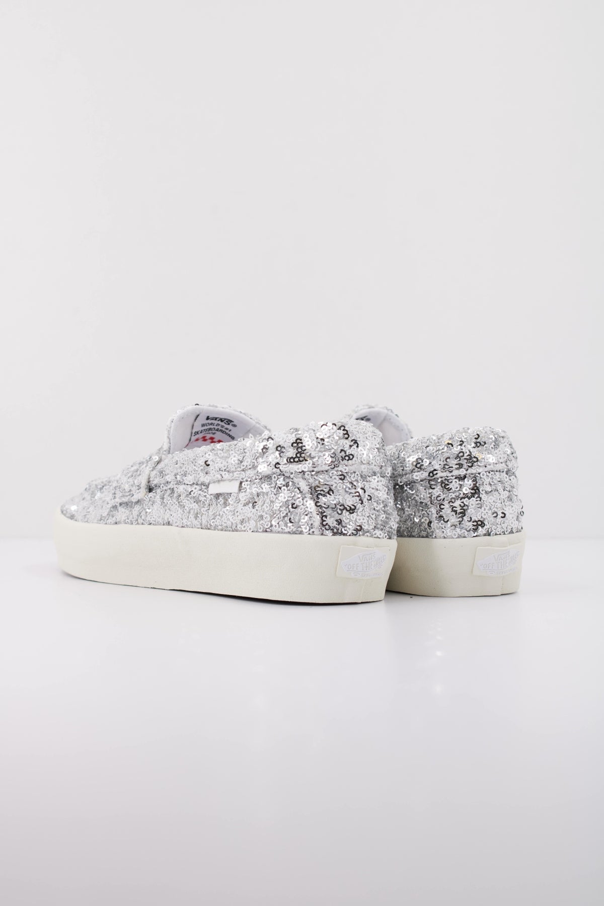 VANS SKATE LOAFER VN000Z76SLV1 en color PLATA (4)