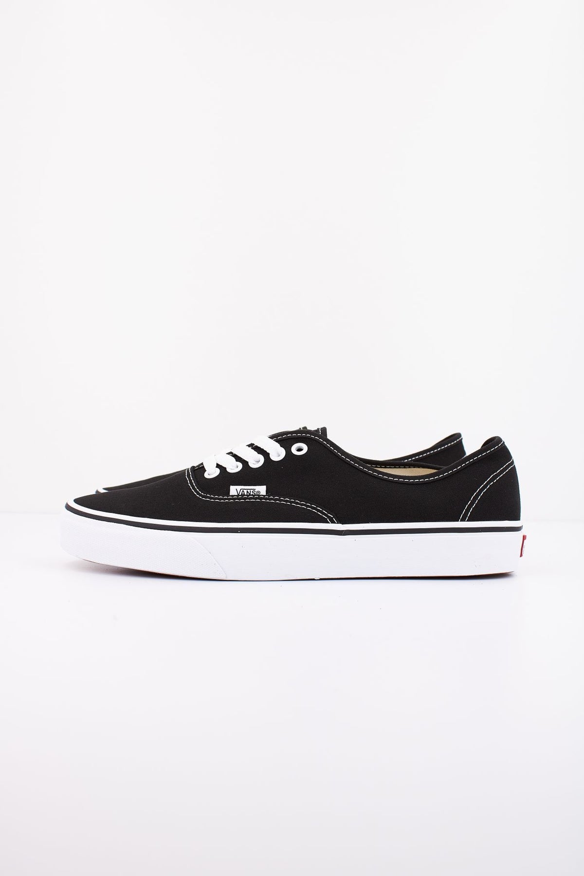 VANS AUTHENTIC en color NEGRO (1)