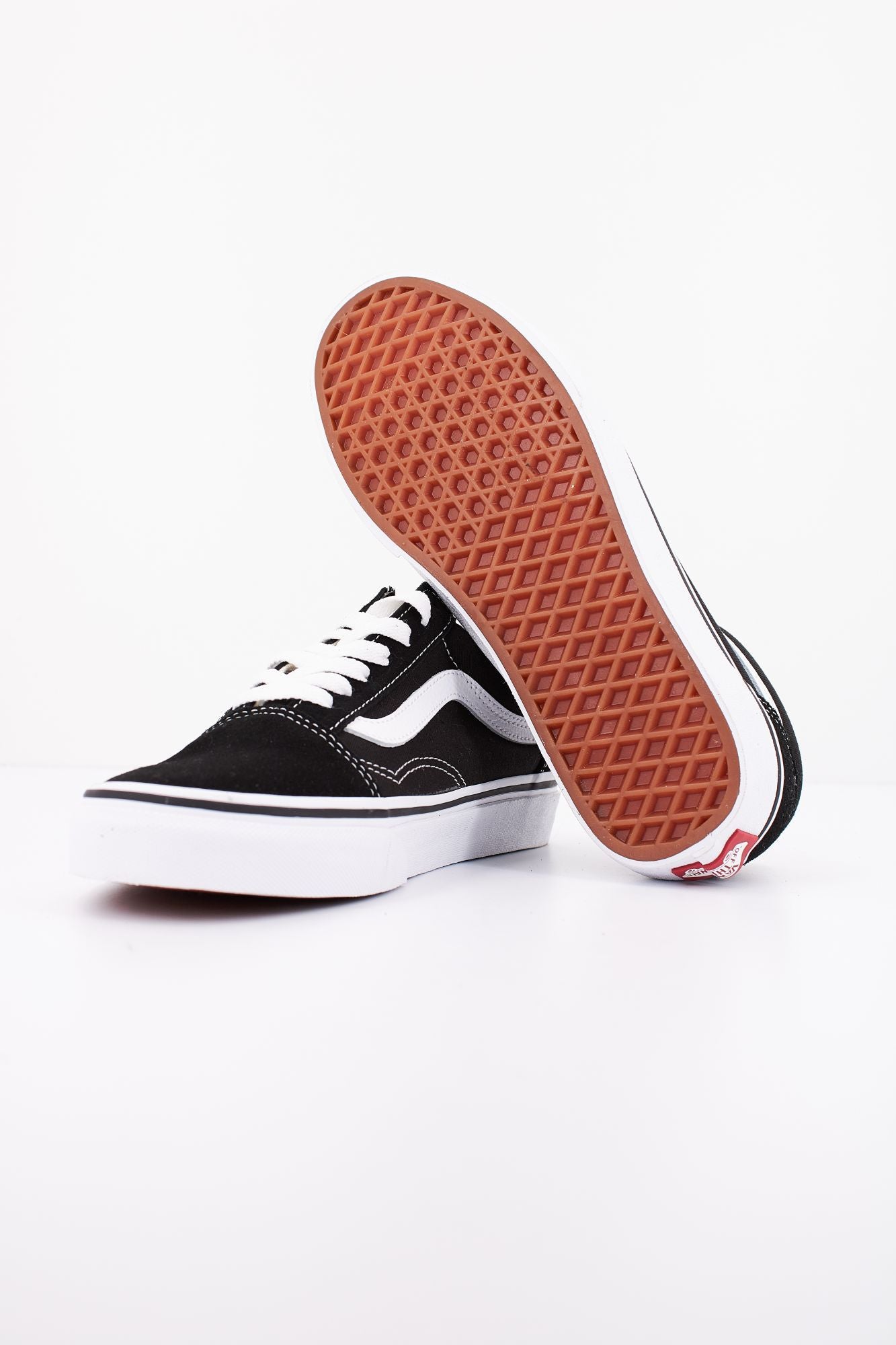VANS OLD SKOOL en color NEGRO (4)