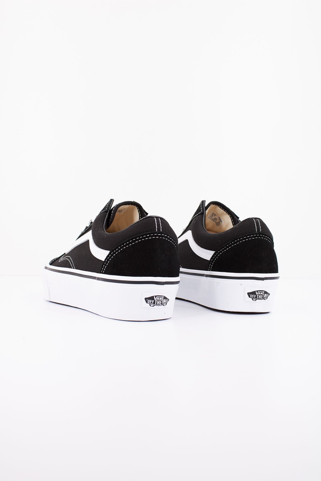 VANS OLD SKOOL PLATFORM en color NEGRO (3)