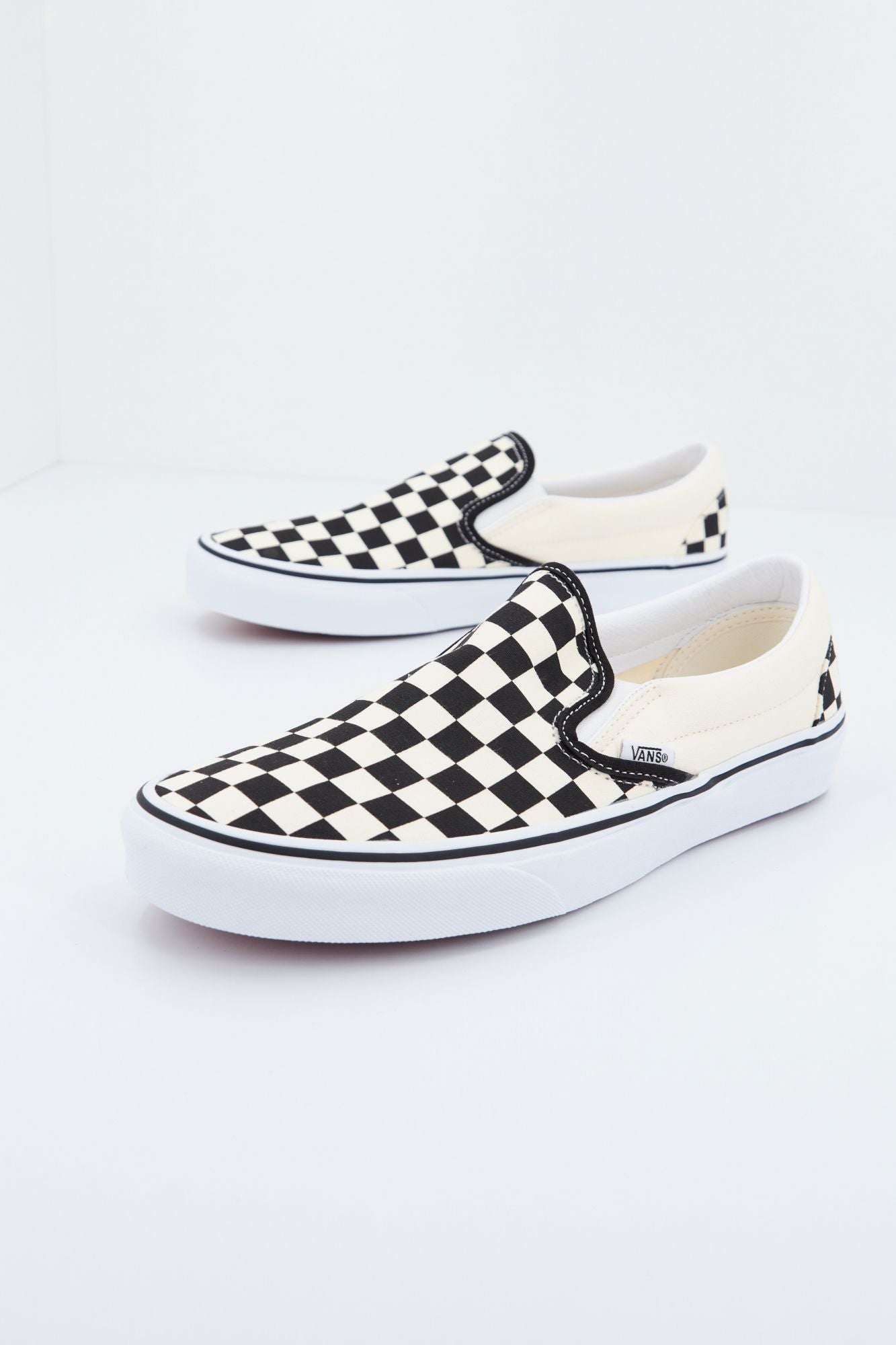 VANS CLASSIC SLIP-ON en color BLANCO (1)