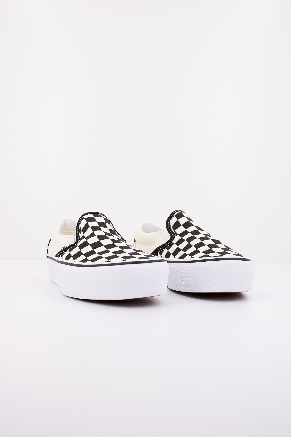 VANS CLASSIC SLIP-ON PLATFORM VN00018EBWW en color BEIS (2)