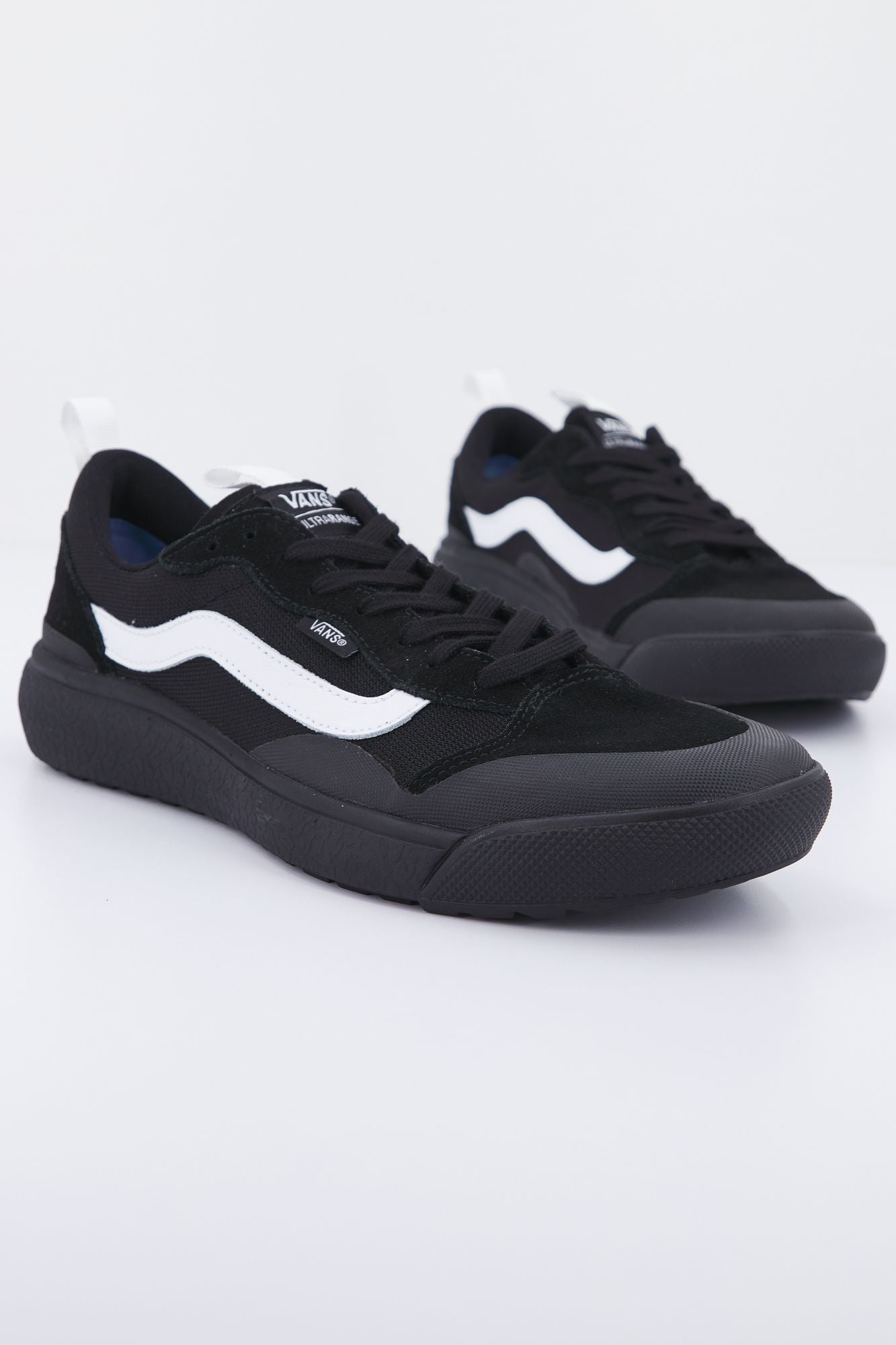VANS UA ULTRARANGE EXO SE en color NEGRO (2)