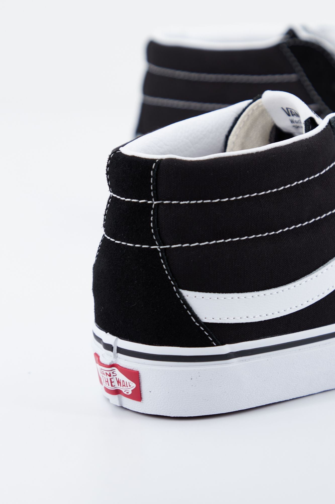 VANS UA SK8-MID en color NEGRO (3)