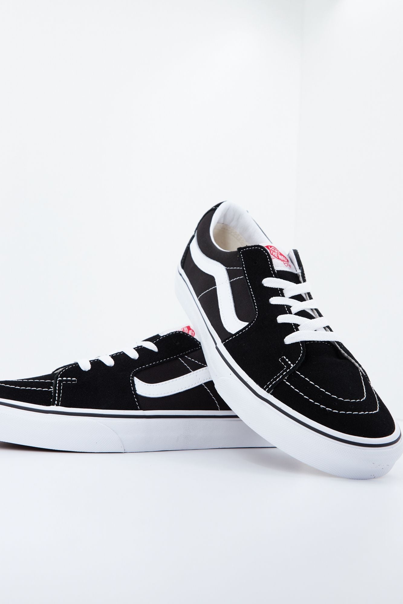 VANS SK8-LOW en color NEGRO (2)