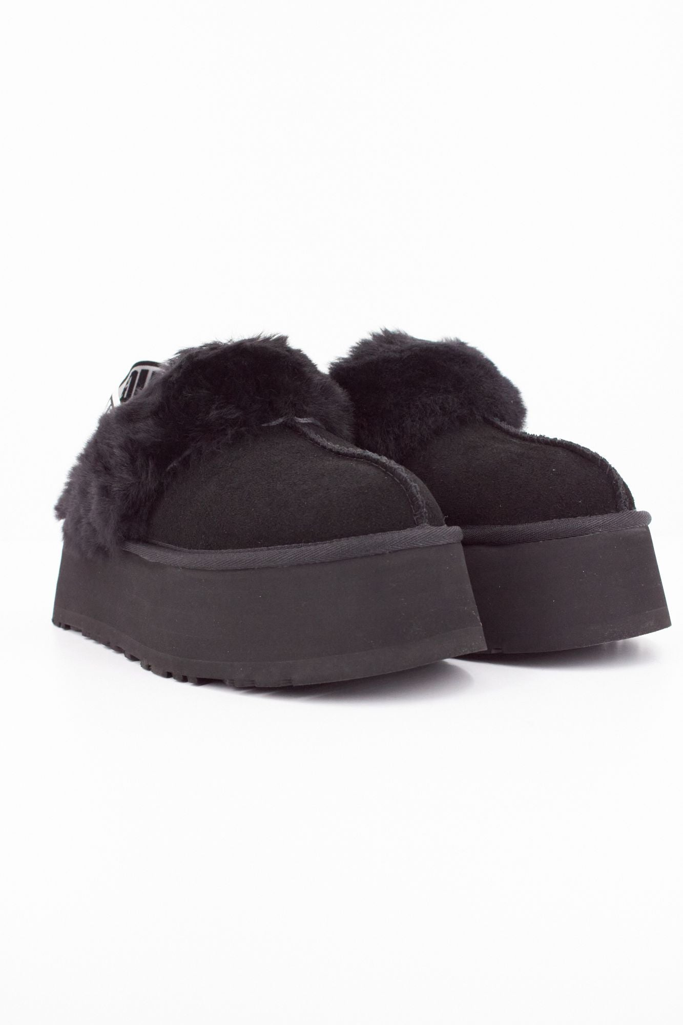 UGG FUNKETTE en color NEGRO (2)