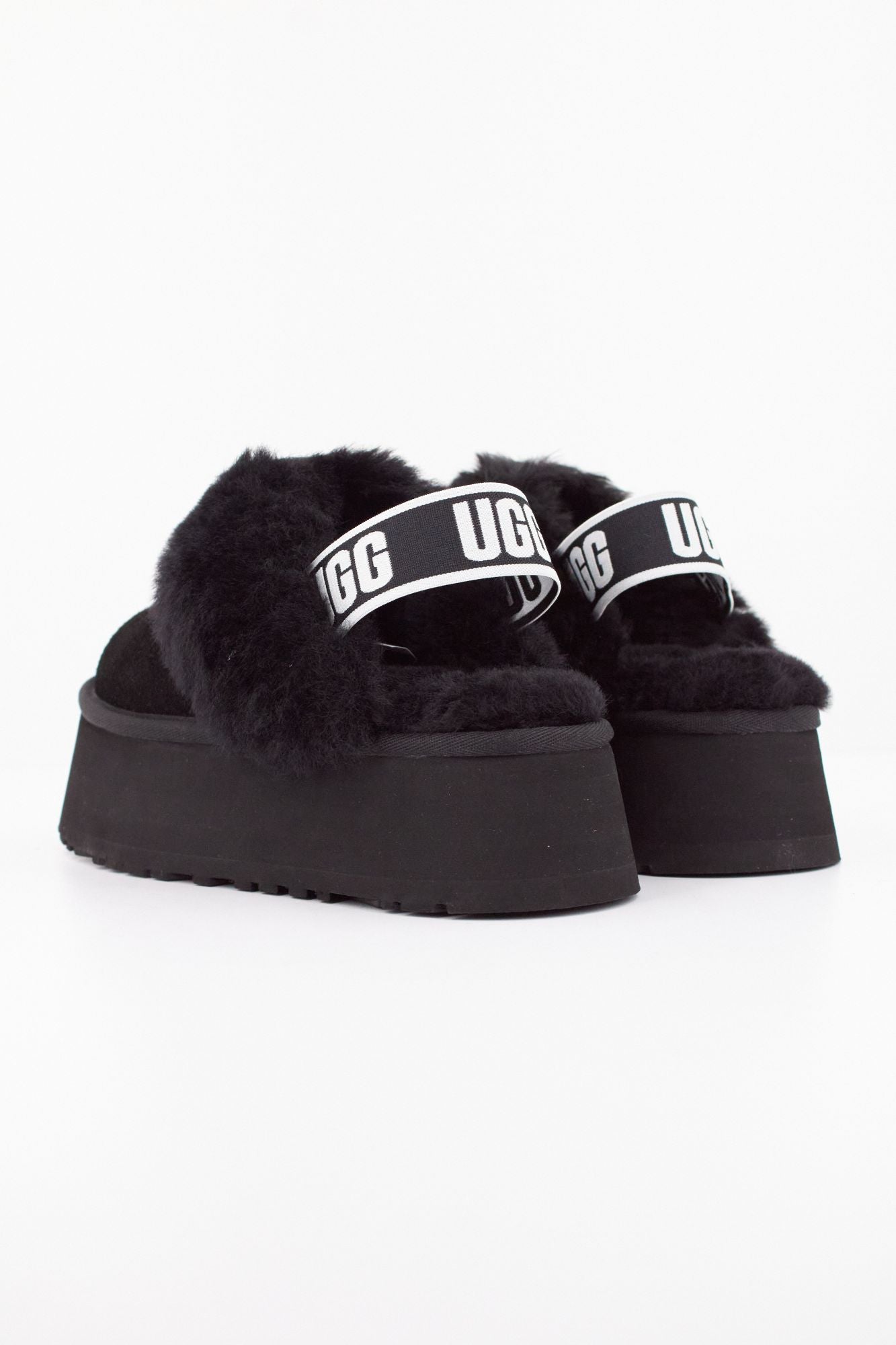 UGG FUNKETTE en color NEGRO (4)