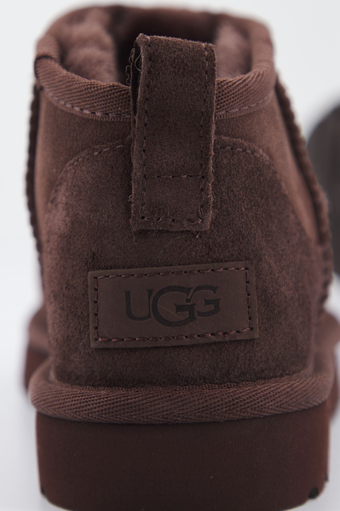 UGG W CLASSIC ULTRA MINI en color MARRON (4)