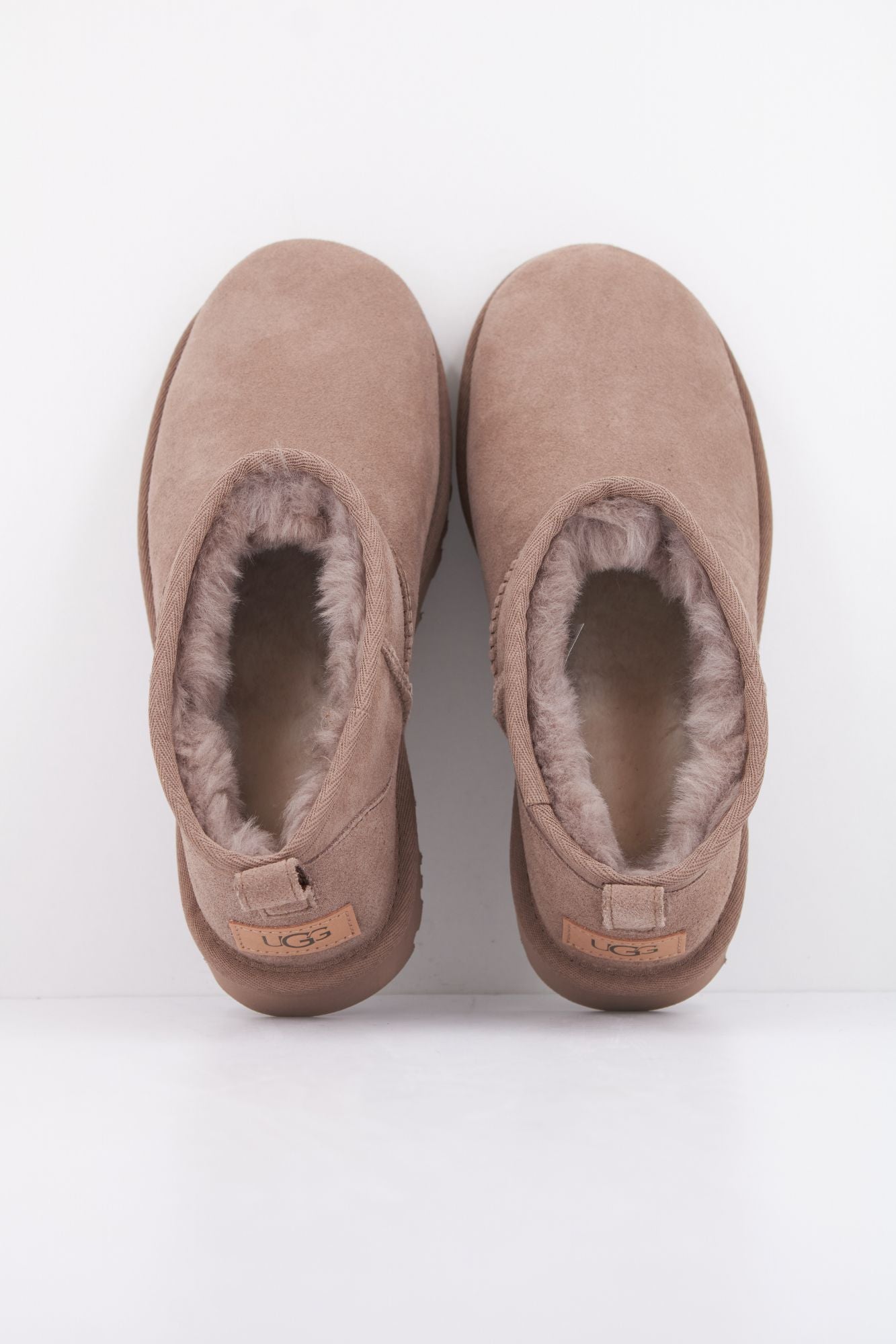 UGG W CLASSIC ULTRA MINI en color MARRON (4)