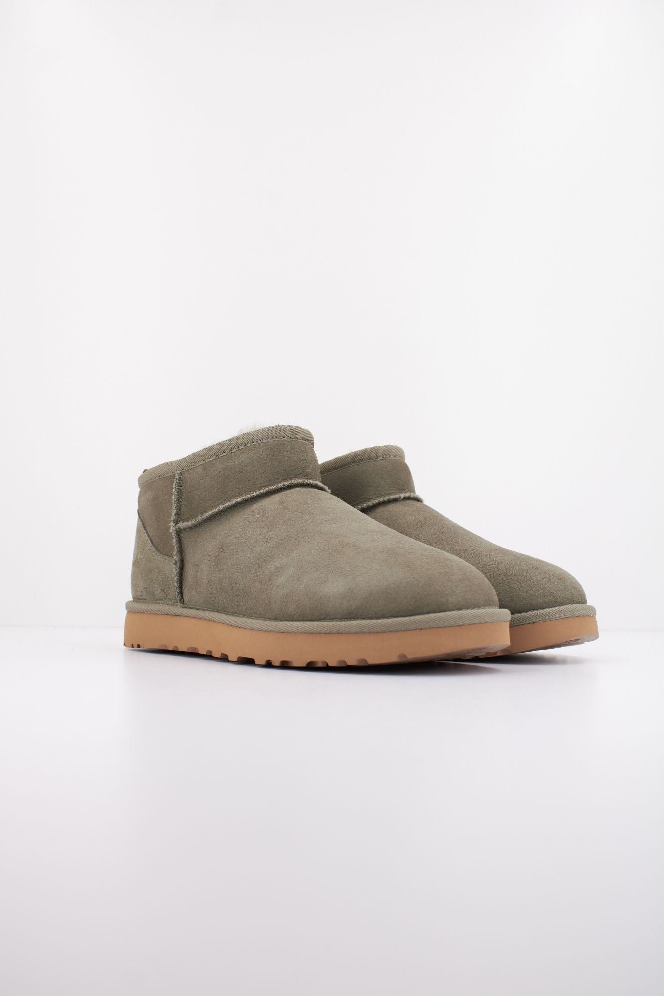 UGG W CLASSIC ULTRA MINI en color VERDE (2)