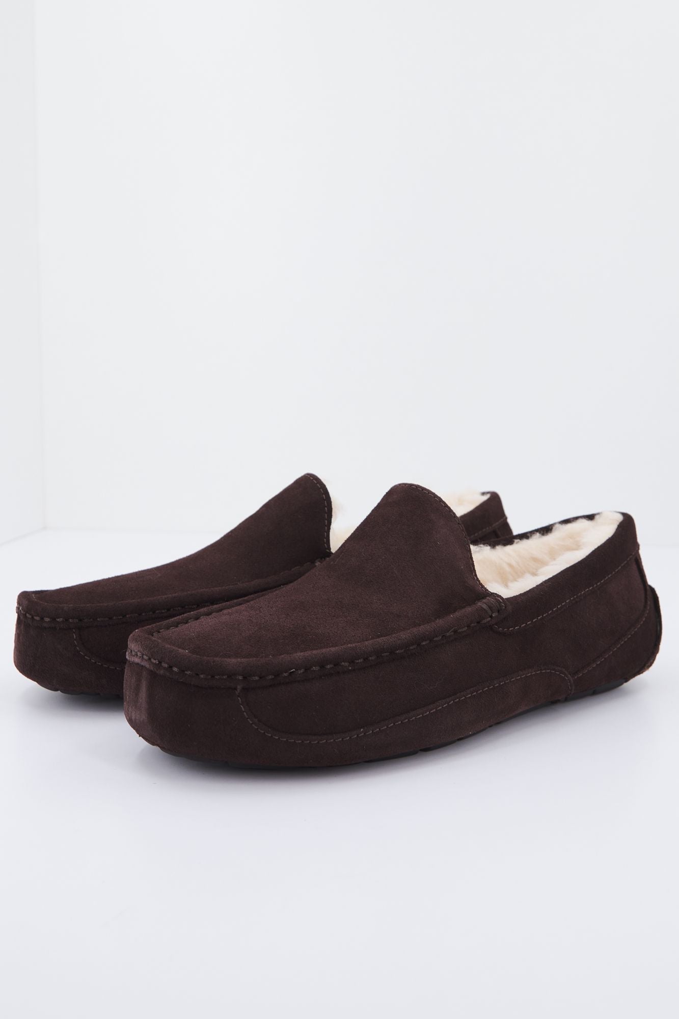 UGG M ASCOT en color MARRON (1)