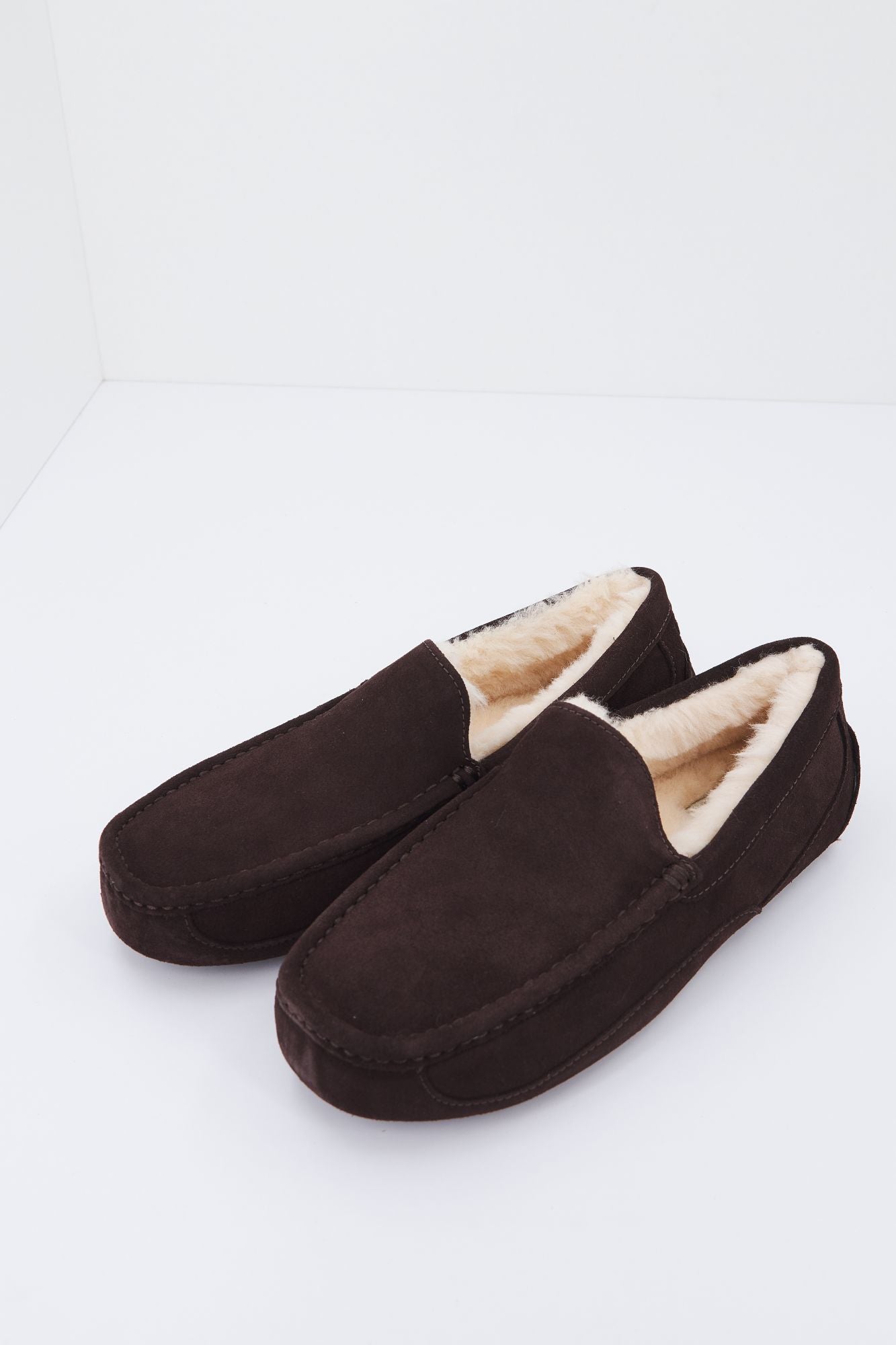 UGG M ASCOT en color MARRON (3)