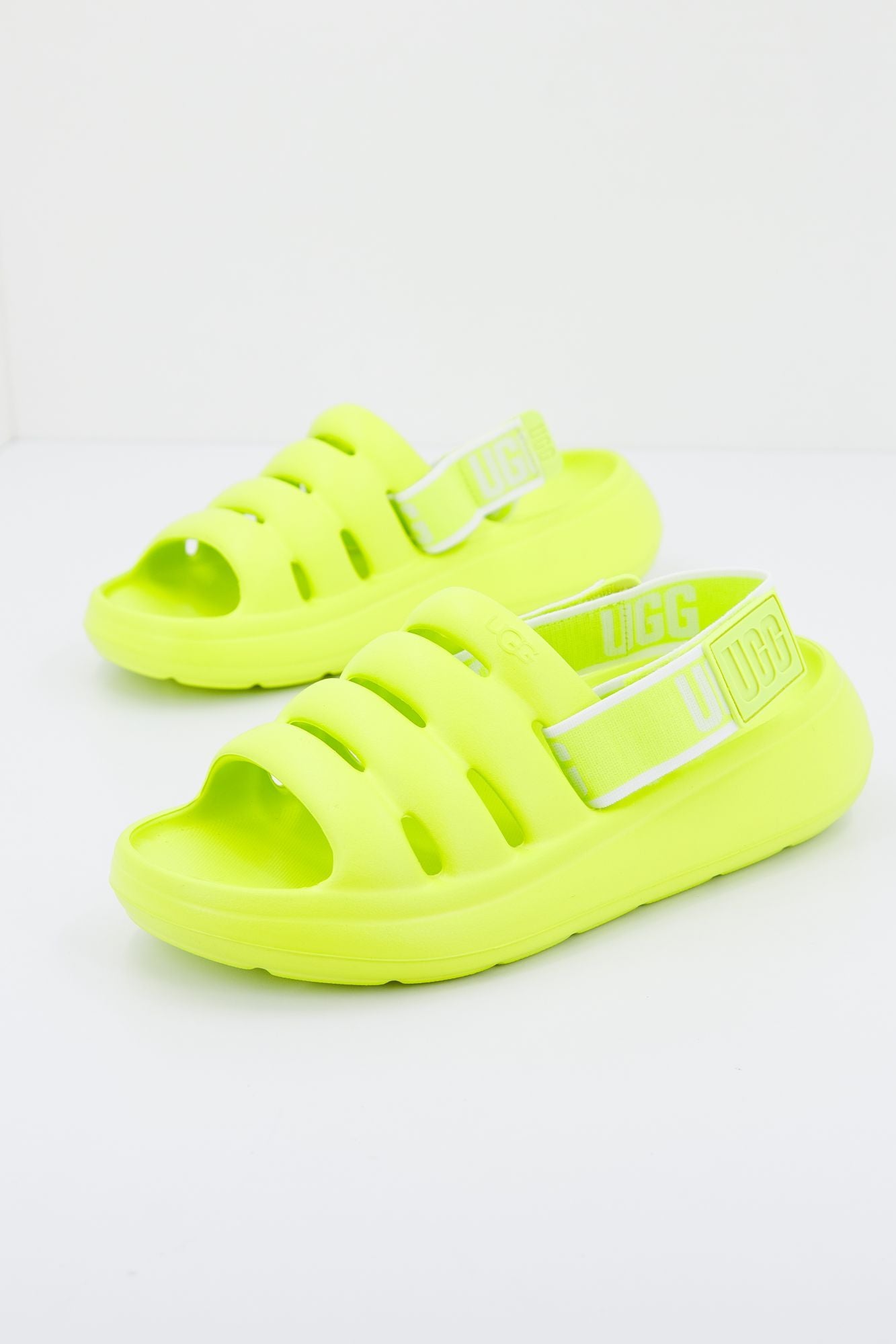 UGG 1126811U en color VERDE (3)