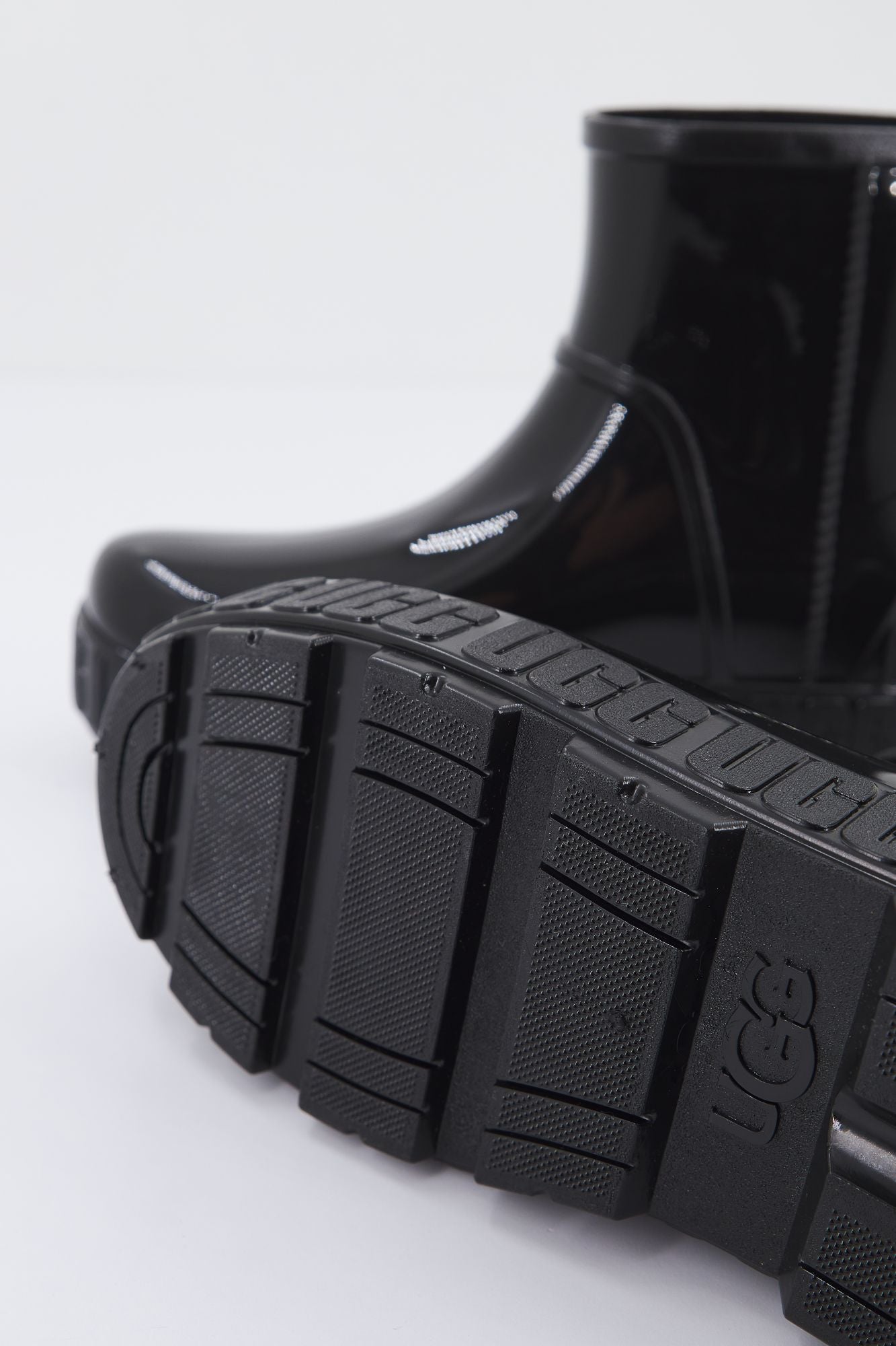 UGG W DRIZLITA en color NEGRO (4)