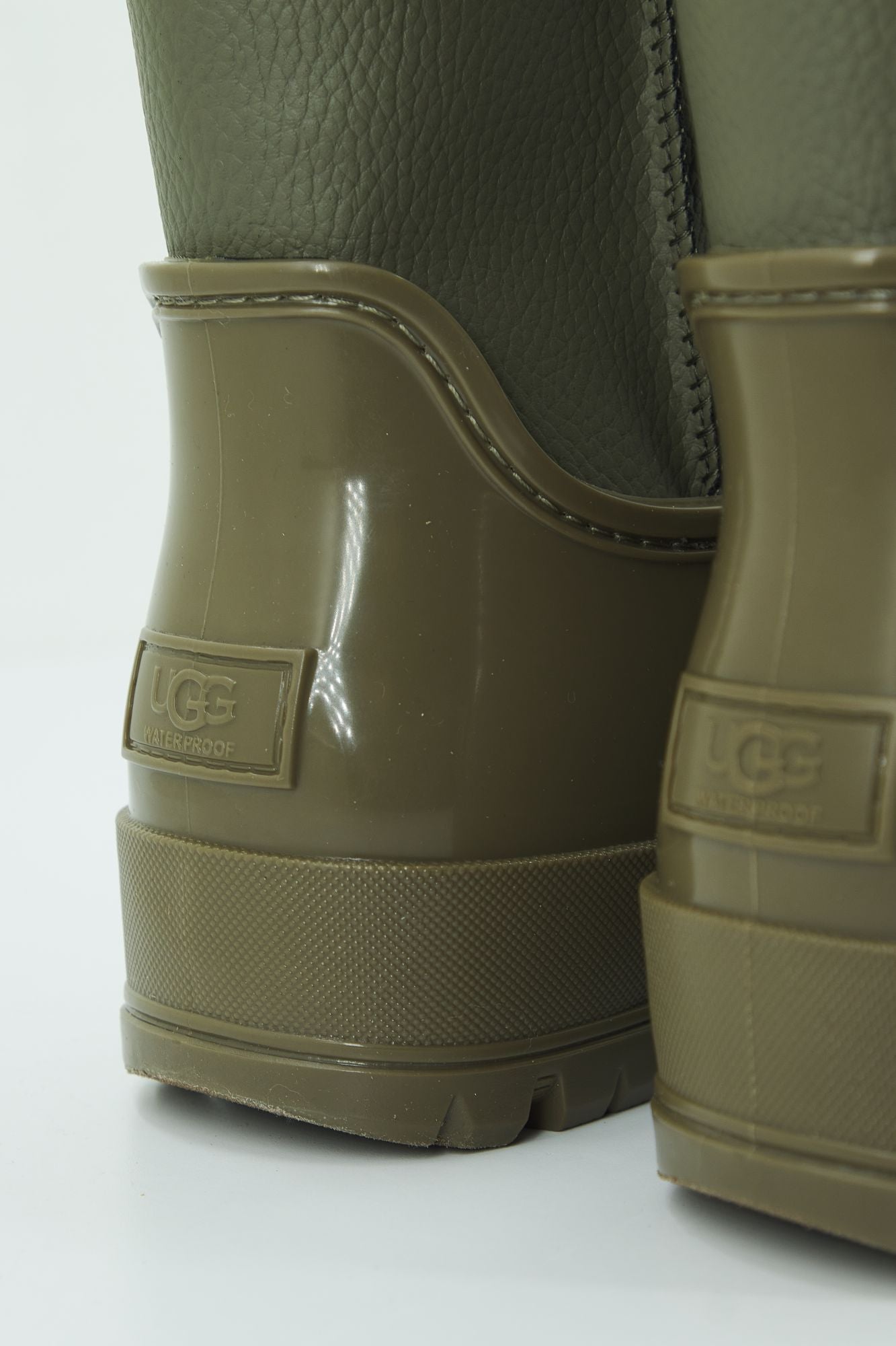 UGG W RAINCLOUD LACE en color VERDE (4)