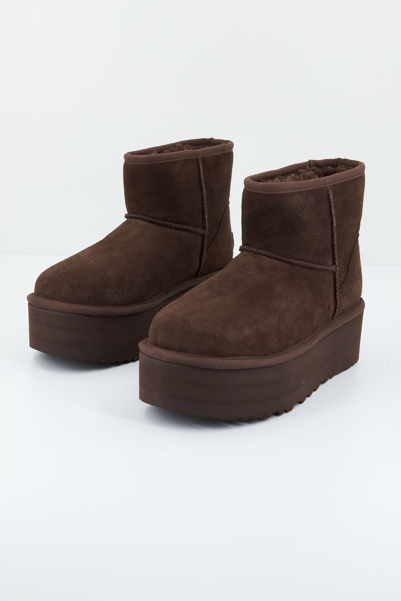 UGG CLASSIC MINI PLATFORM en color MARRON (1)