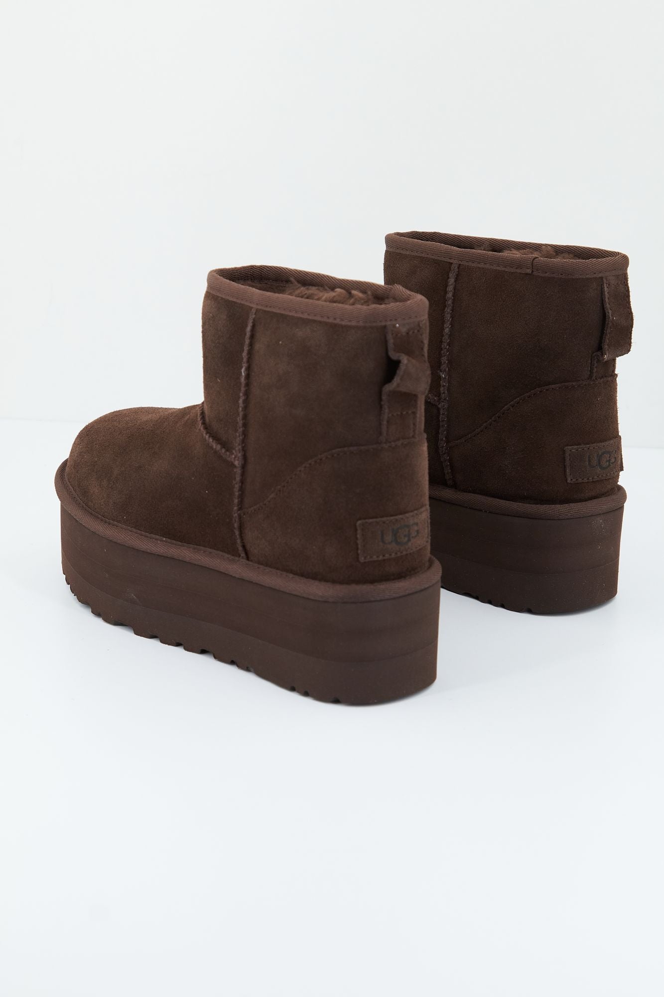 UGG CLASSIC MINI PLATFORM en color MARRON (2)