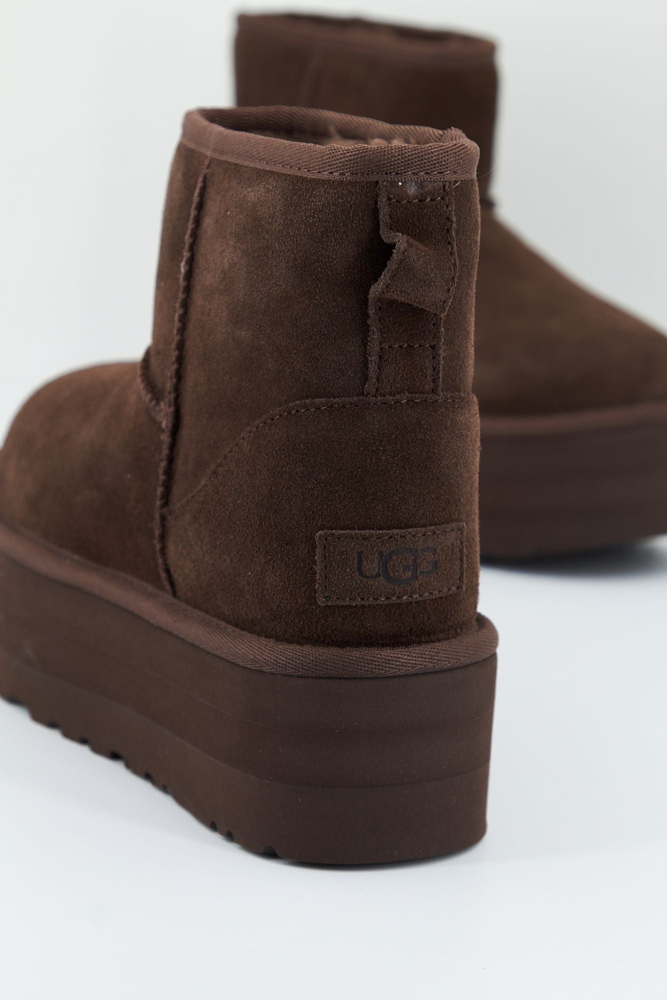 UGG CLASSIC MINI PLATFORM en color MARRON (4)